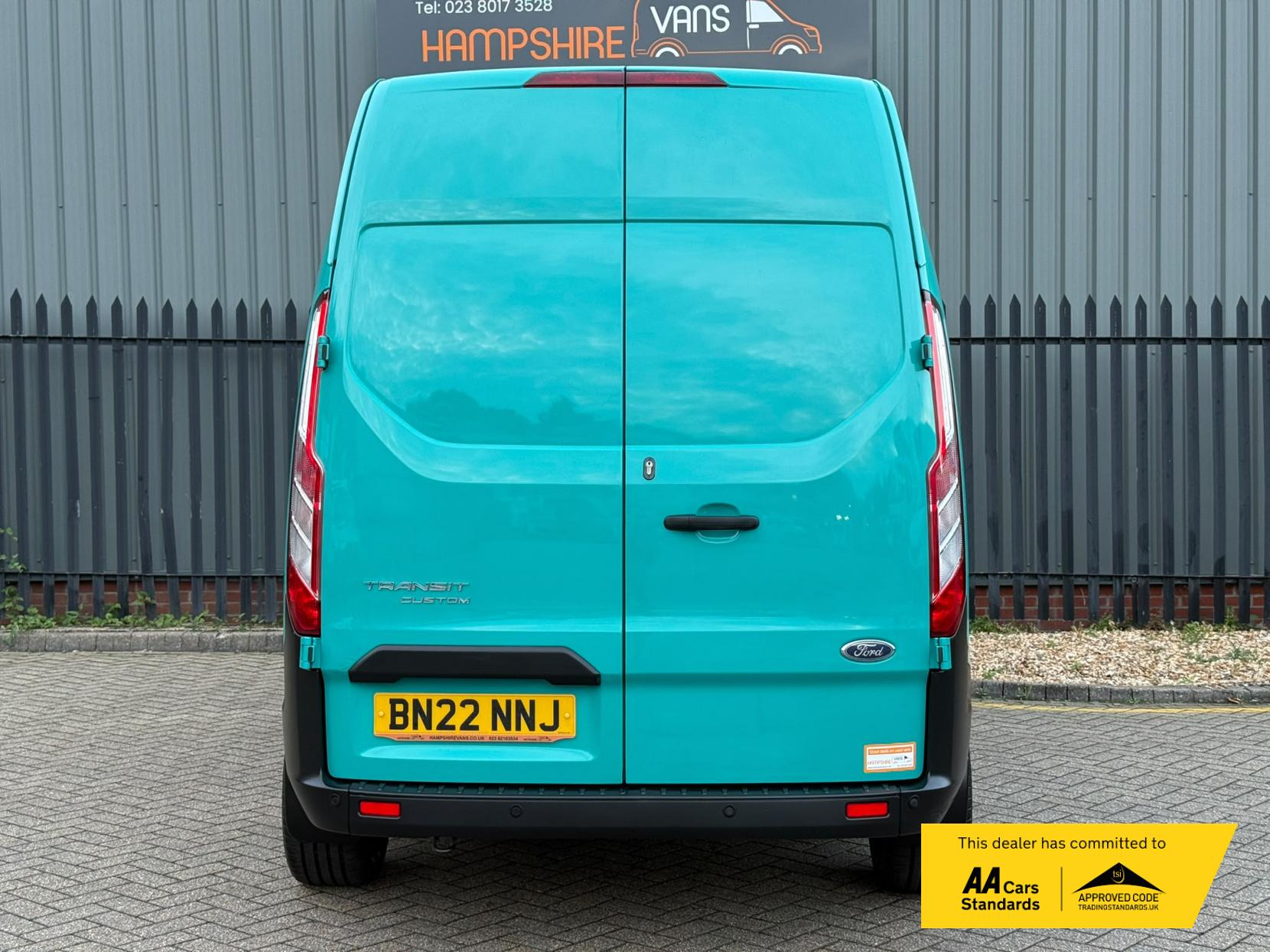 2022 Ford Transit Custom 2.0 340 EcoBlue Trend Panel Van 5dr Diesel Auto L1 H2 Euro 6 (s/s) (130 ps) - Thumbnail 9