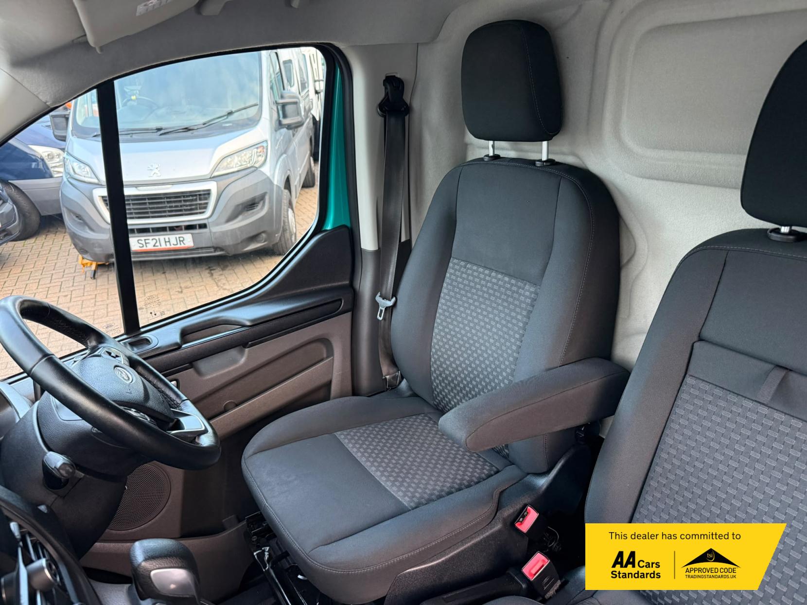 2022 Ford Transit Custom 2.0 340 EcoBlue Trend Panel Van 5dr Diesel Auto L1 H2 Euro 6 (s/s) (130 ps) - Thumbnail 17