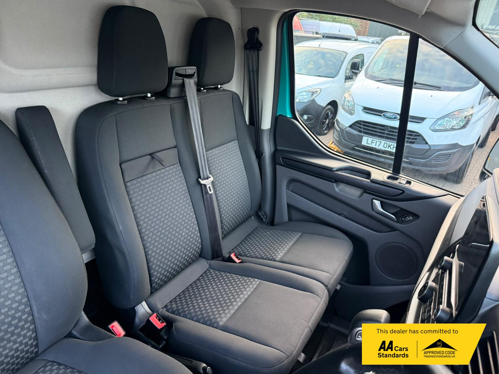 2022 Ford Transit Custom 2.0 340 EcoBlue Trend Panel Van 5dr Diesel Auto L1 H2 Euro 6 (s/s) (130 ps) - Thumbnail 20