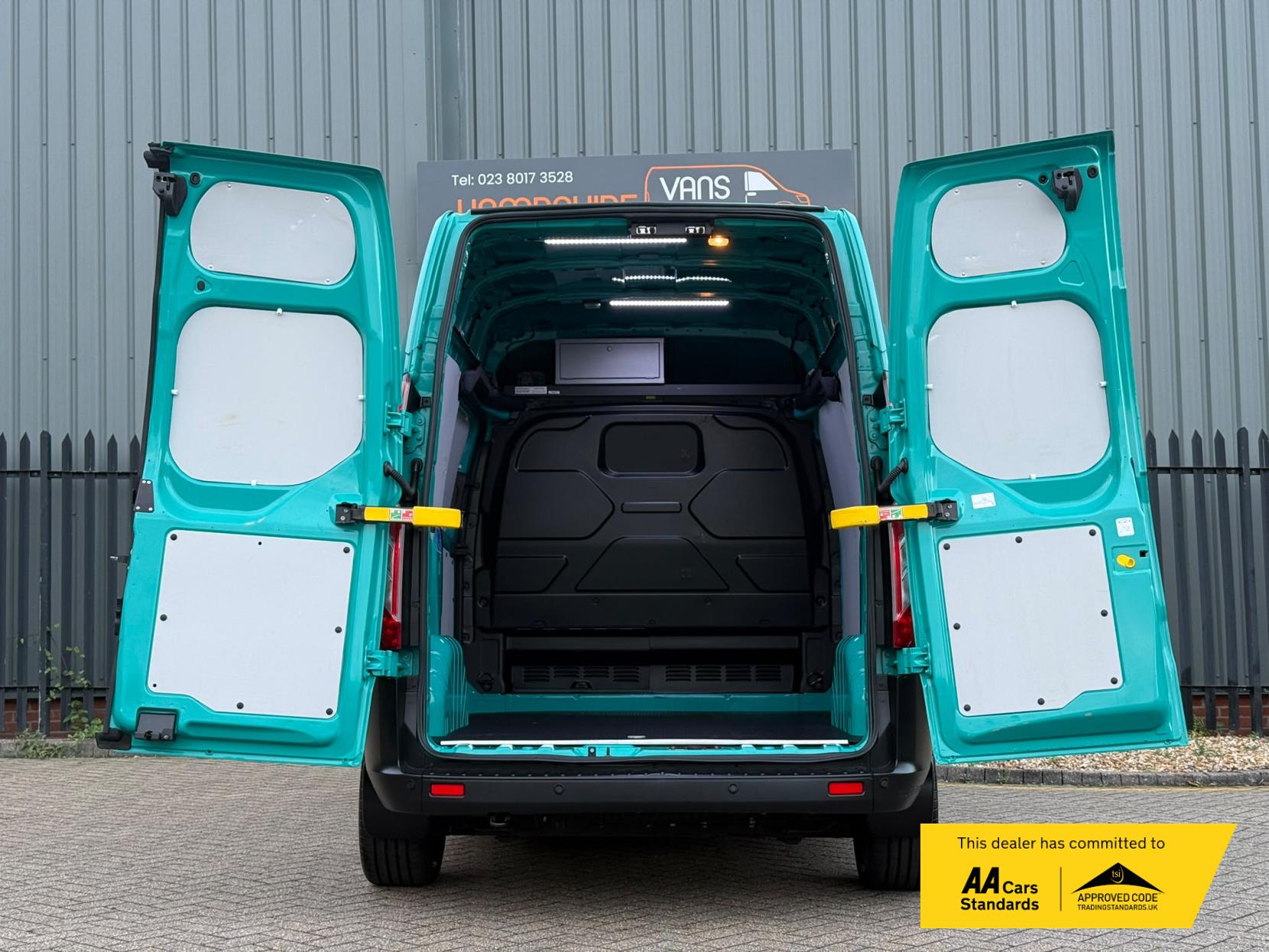 2022 Ford Transit Custom 2.0 340 EcoBlue Trend Panel Van 5dr Diesel Auto L1 H2 Euro 6 (s/s) (130 ps) - Thumbnail 11