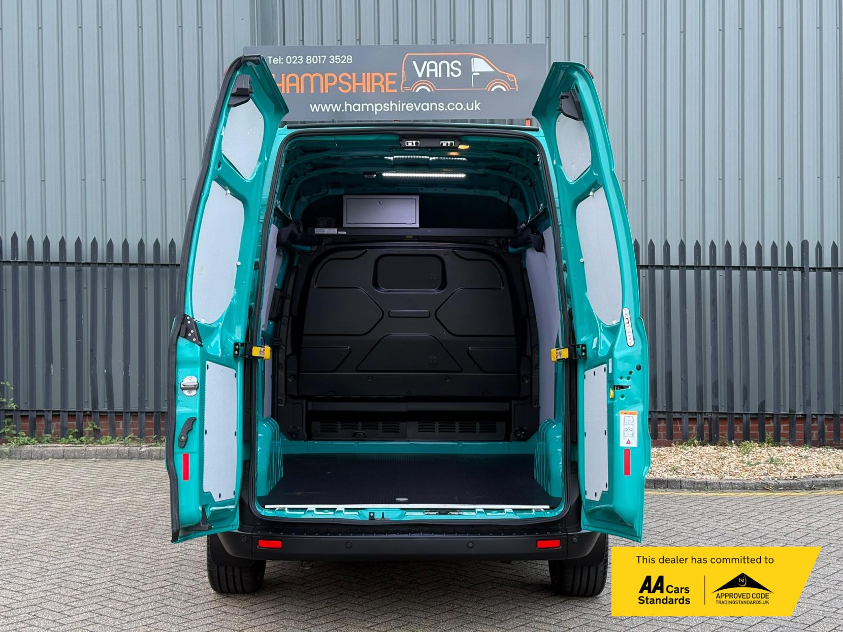 2022 Ford Transit Custom 2.0 340 EcoBlue Trend Panel Van 5dr Diesel Auto L1 H2 Euro 6 (s/s) (130 ps) - Thumbnail 10