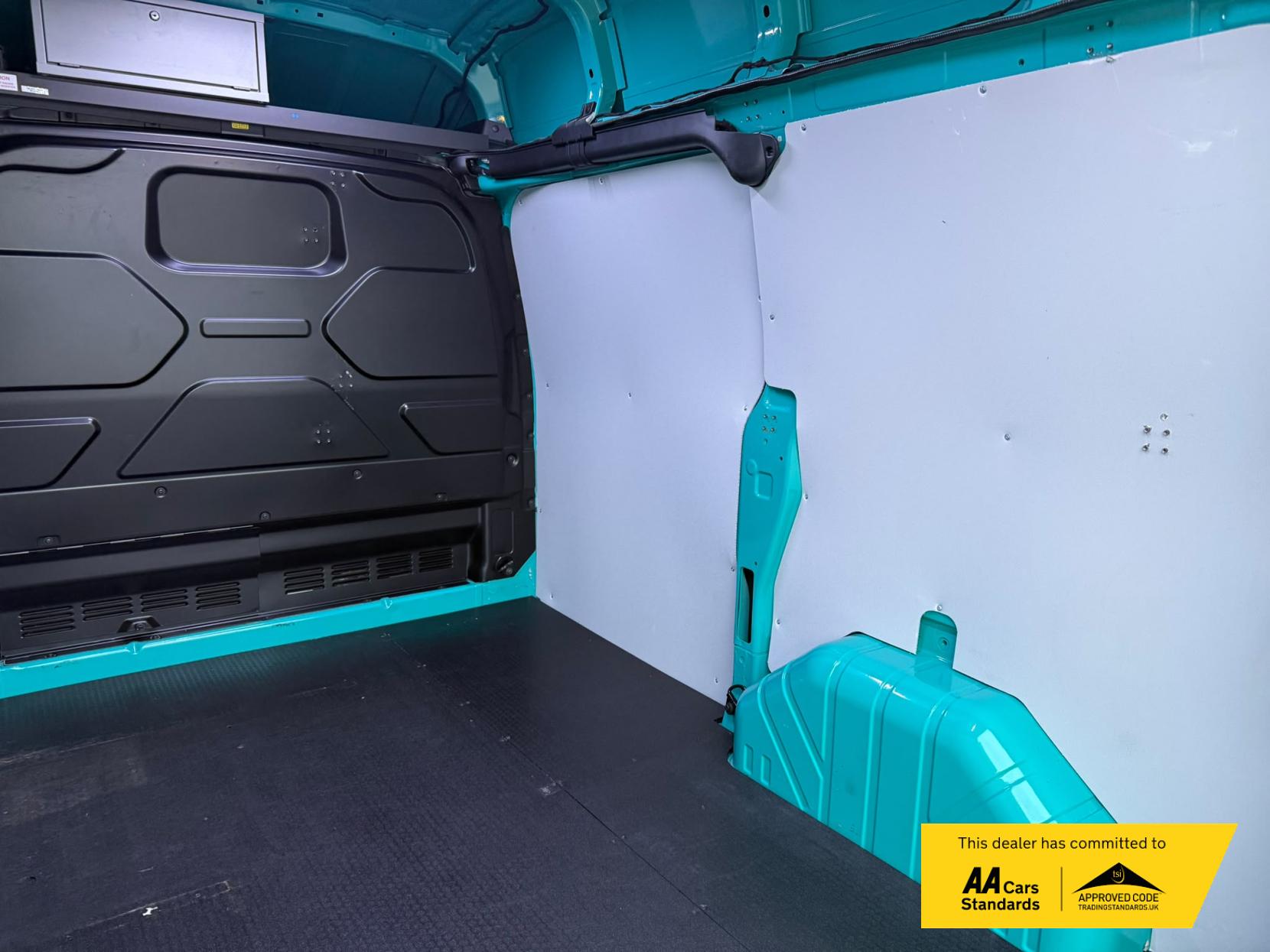 2022 Ford Transit Custom 2.0 340 EcoBlue Trend Panel Van 5dr Diesel Auto L1 H2 Euro 6 (s/s) (130 ps) - Thumbnail 14