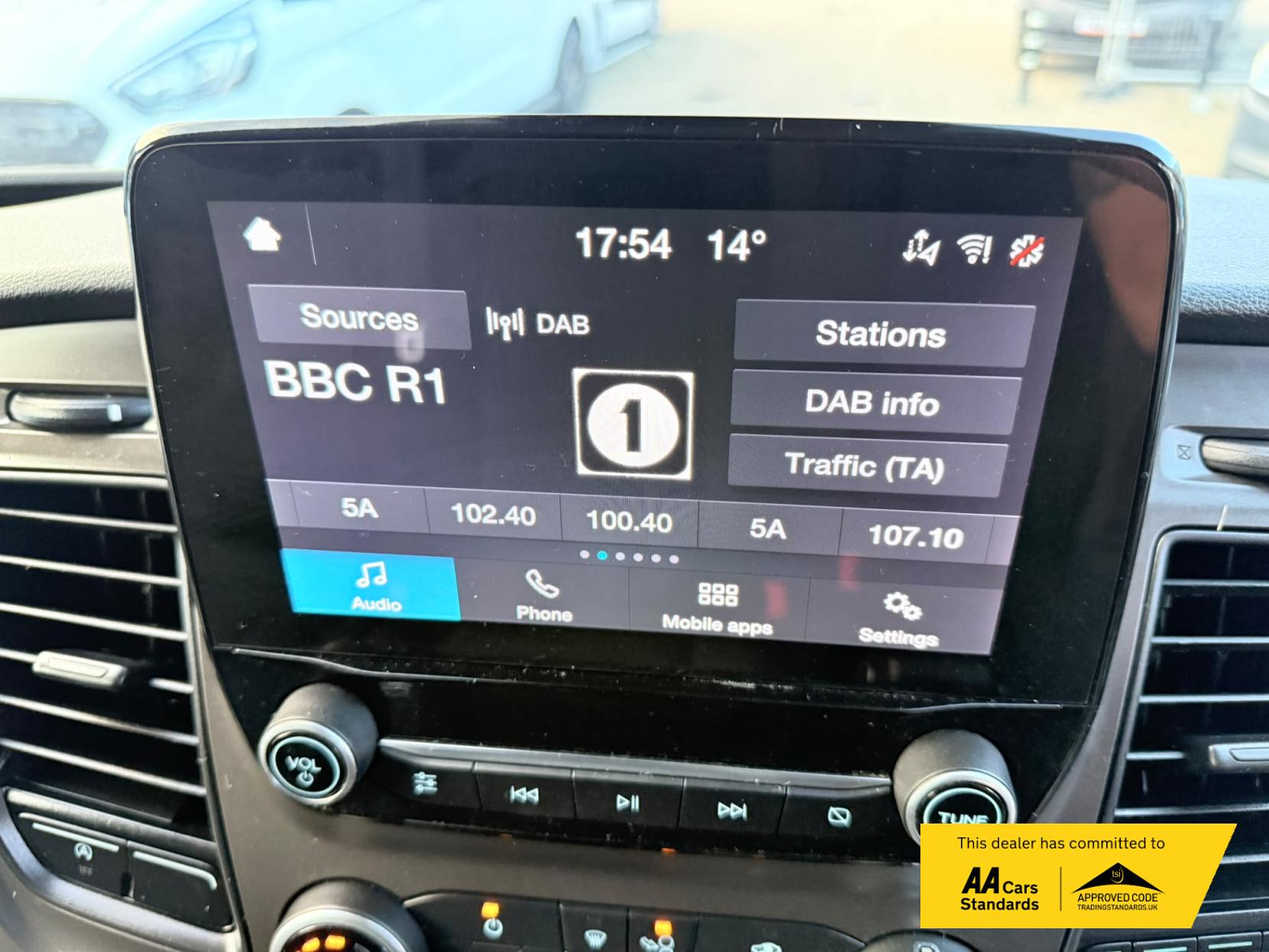 2022 Ford Transit Custom 2.0 340 EcoBlue Trend Panel Van 5dr Diesel Auto L1 H2 Euro 6 (s/s) (130 ps) - Thumbnail 32