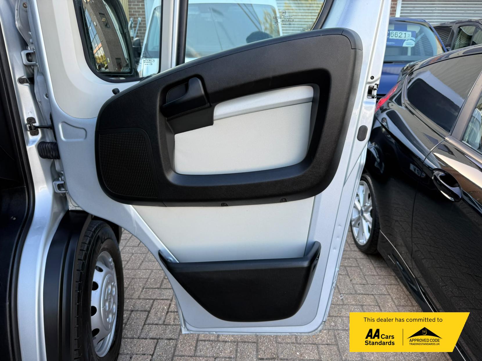 2018 Citroen Relay 2.0 BlueHDi 35 Enterprise Panel Van 5dr Diesel Manual L4 High Roof Euro 6 (Heavy) (130 ps) - Thumbnail 46