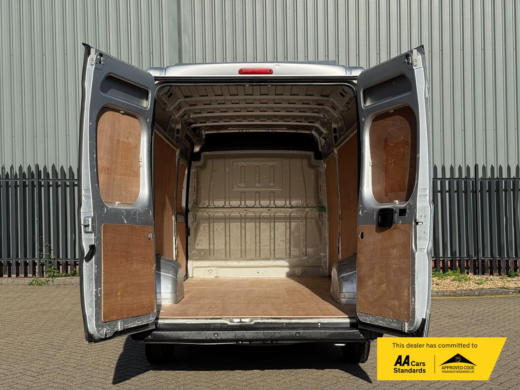 2018 Citroen Relay 2.0 BlueHDi 35 Enterprise Panel Van 5dr Diesel Manual L4 High Roof Euro 6 (Heavy) (130 ps) - Thumbnail 11