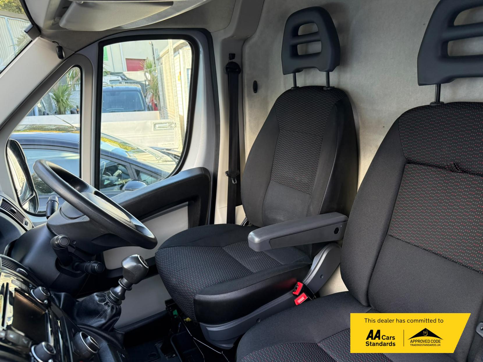 2018 Citroen Relay 2.0 BlueHDi 35 Enterprise Panel Van 5dr Diesel Manual L4 High Roof Euro 6 (Heavy) (130 ps) - Thumbnail 16