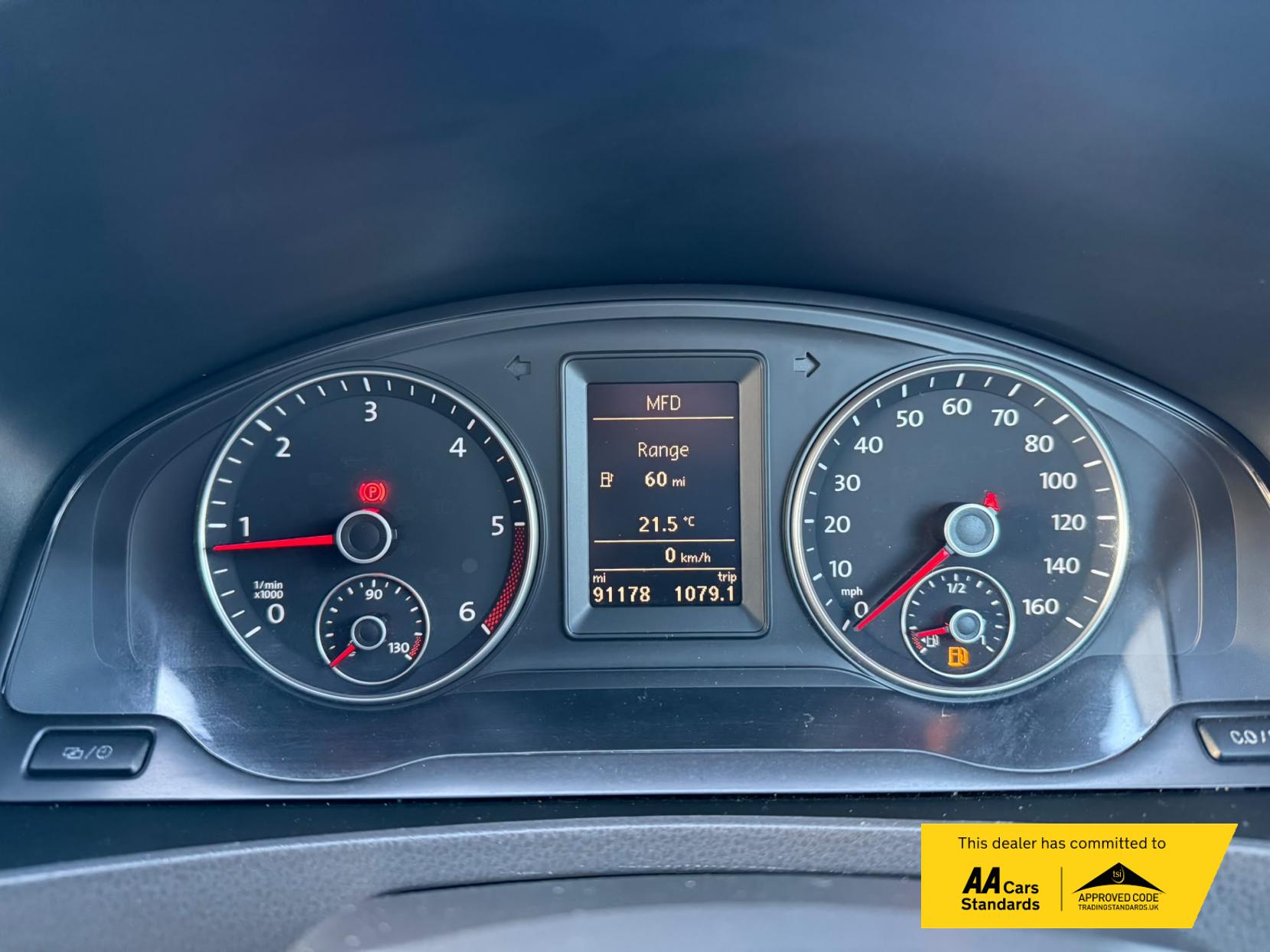 2014 Volkswagen Transporter 2.0 TDI T32 Highline Kombi 4dr Diesel Manual L3 H1 (198 g/km, 138.08 bhp) - Thumbnail 44