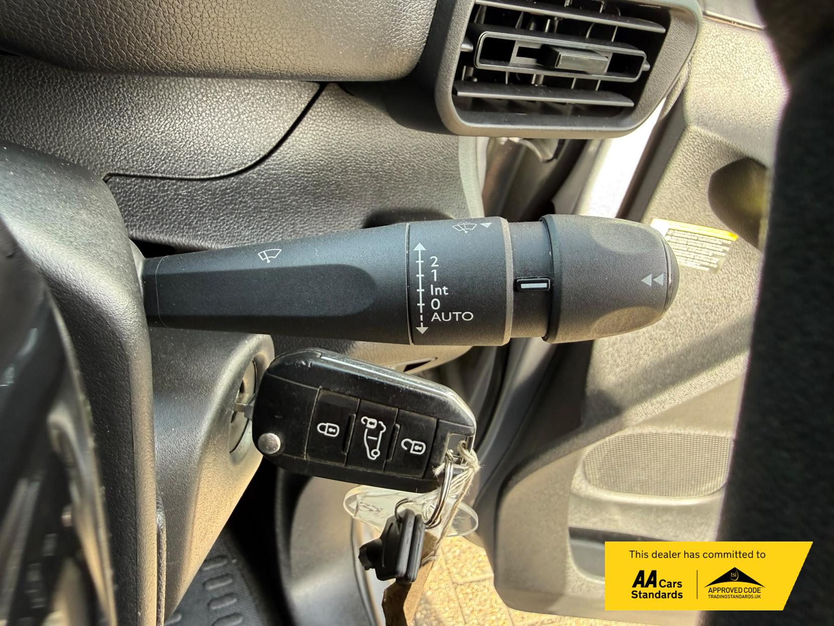 2019 Peugeot Partner 1.5 BlueHDi 950 Asphalt Long Panel Van 6dr Diesel Manual LWB Euro 6 (s/s) (130 bhp) - Thumbnail 33