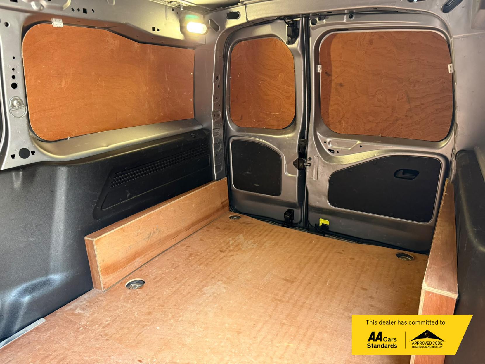 2019 Peugeot Partner 1.5 BlueHDi 950 Asphalt Long Panel Van 6dr Diesel Manual LWB Euro 6 (s/s) (130 bhp) - Thumbnail 16