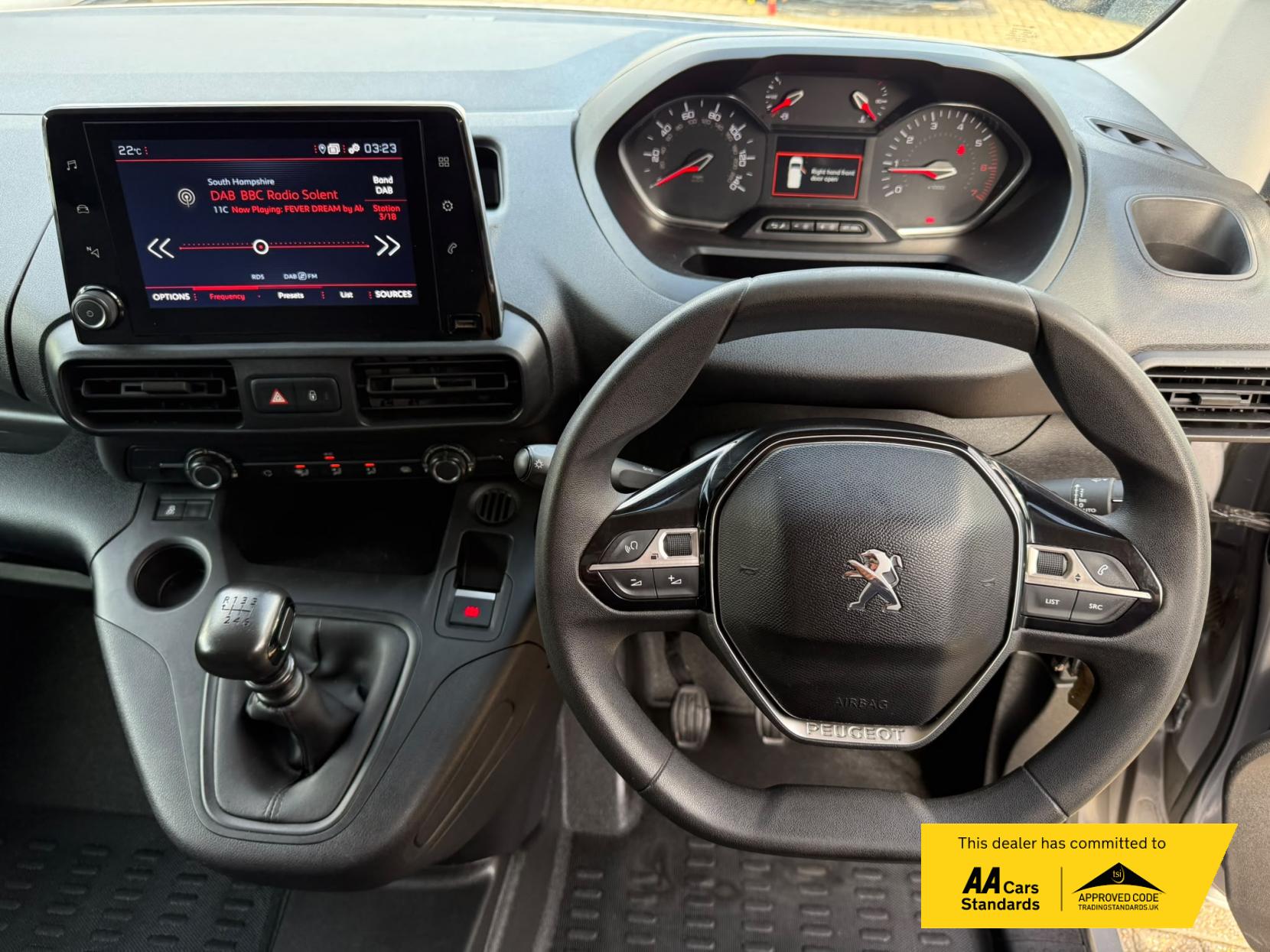2019 Peugeot Partner 1.5 BlueHDi 950 Asphalt Long Panel Van 6dr Diesel Manual LWB Euro 6 (s/s) (130 bhp) - Thumbnail 38