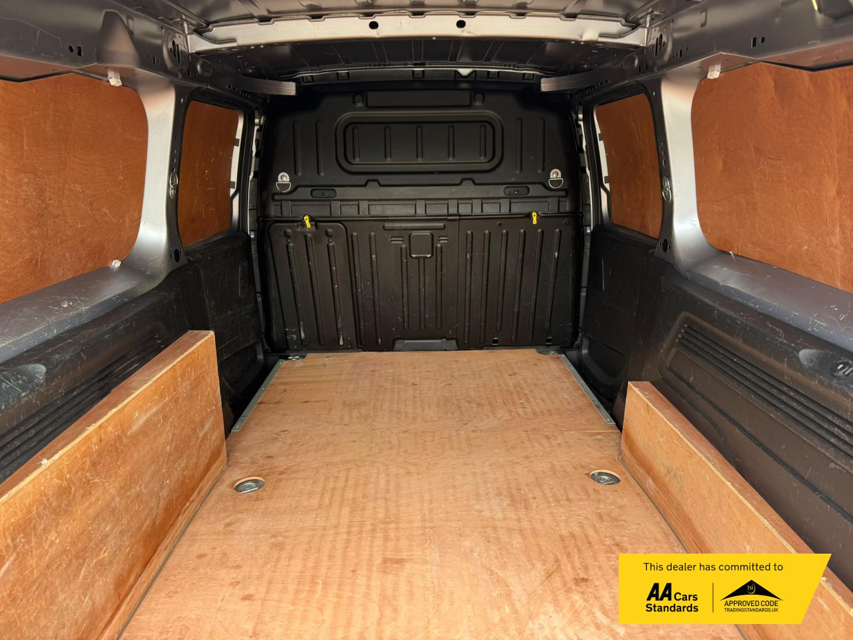 2019 Peugeot Partner 1.5 BlueHDi 950 Asphalt Long Panel Van 6dr Diesel Manual LWB Euro 6 (s/s) (130 bhp) - Thumbnail 13