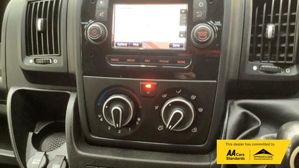 2022 Peugeot Boxer 2.2 BlueHDi 335 Professional Panel Van 5dr Diesel Manual L3 H2 Euro 6 (s/s) (140 ps) - Thumbnail 5