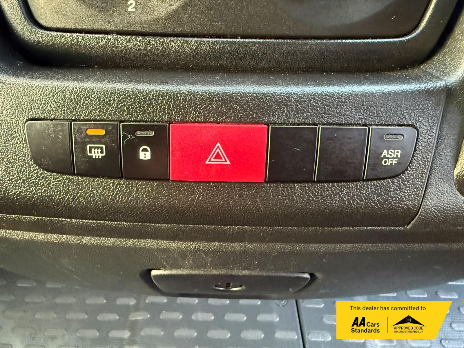 2021 Peugeot Boxer 2.2 BlueHDi 335 Professional Panel Van 5dr Diesel Manual L2 H2 Euro 6 (s/s) (140 ps) - Thumbnail 36
