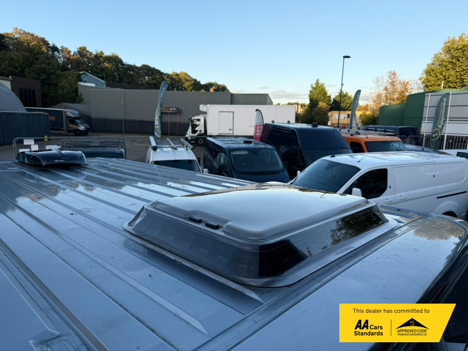 2021 Peugeot Boxer 2.2 BlueHDi 335 Professional Panel Van 5dr Diesel Manual L2 H2 Euro 6 (s/s) (140 ps) - Thumbnail 21