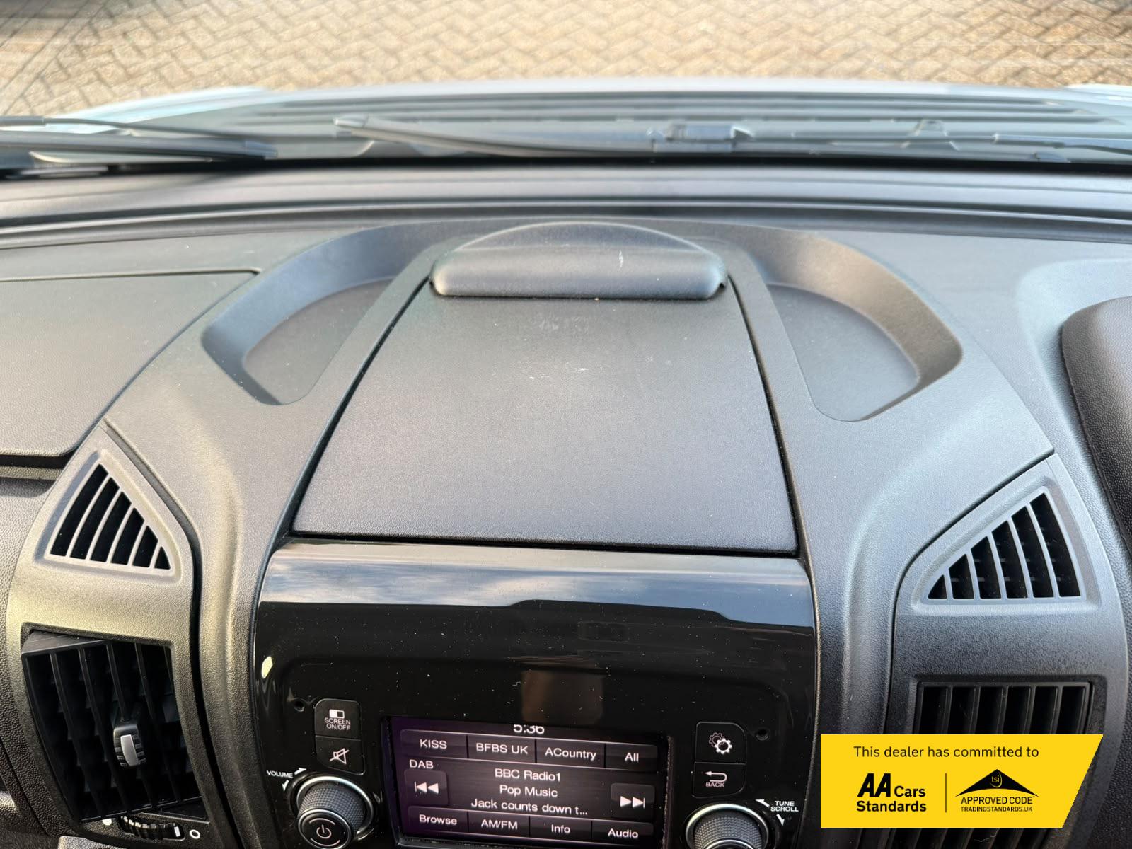 2021 Peugeot Boxer 2.2 BlueHDi 335 Professional Panel Van 5dr Diesel Manual L2 H2 Euro 6 (s/s) (140 ps) - Thumbnail 39
