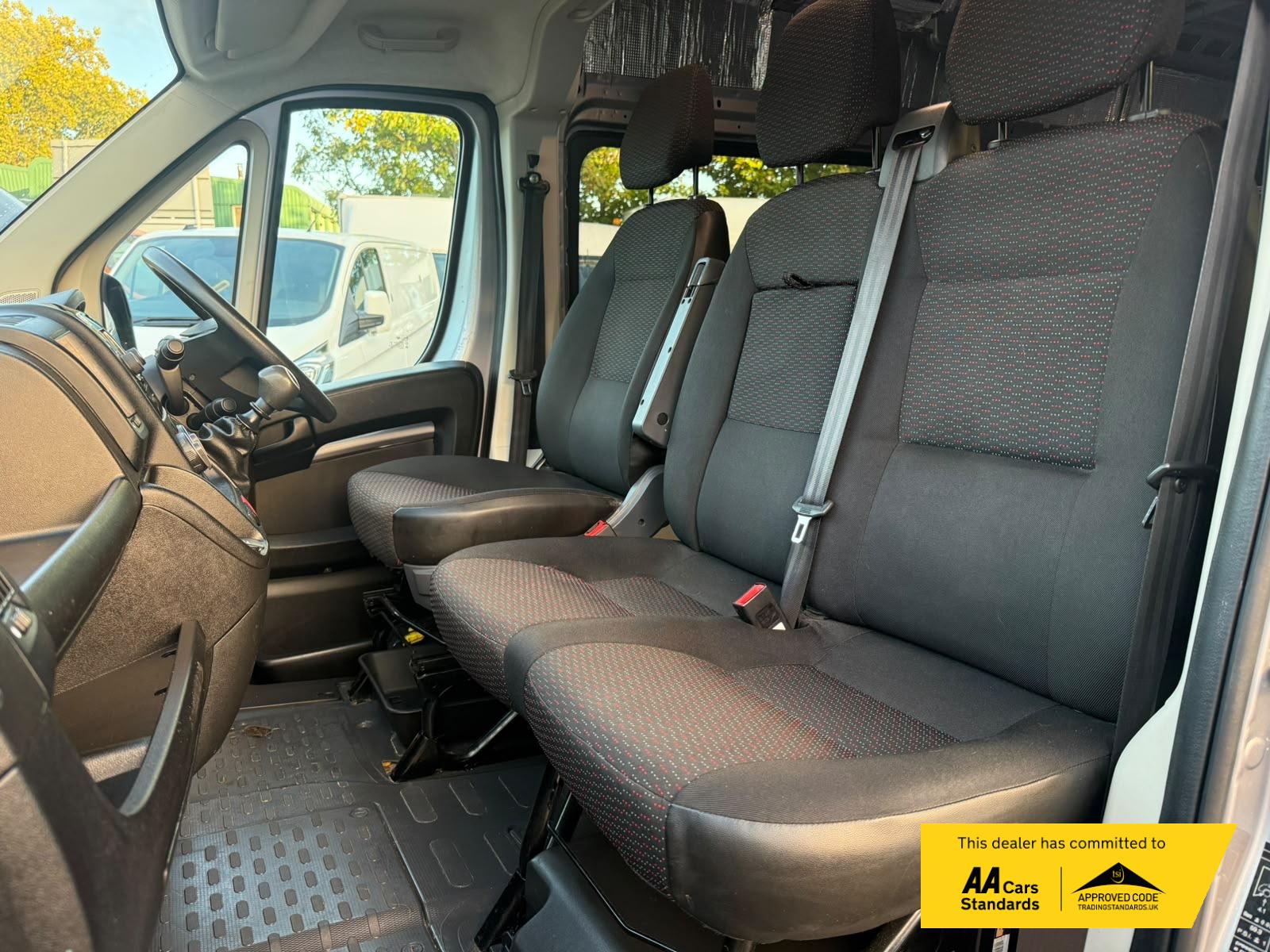 2021 Peugeot Boxer 2.2 BlueHDi 335 Professional Panel Van 5dr Diesel Manual L2 H2 Euro 6 (s/s) (140 ps) - Thumbnail 53