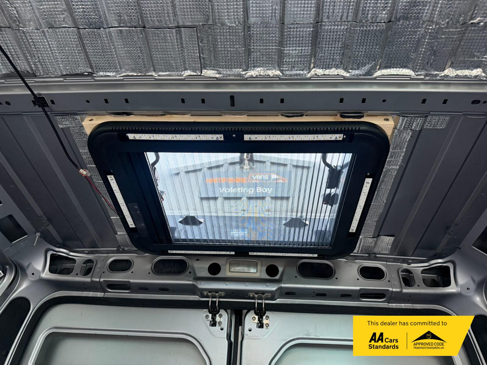 2021 Peugeot Boxer 2.2 BlueHDi 335 Professional Panel Van 5dr Diesel Manual L2 H2 Euro 6 (s/s) (140 ps) - Thumbnail 19