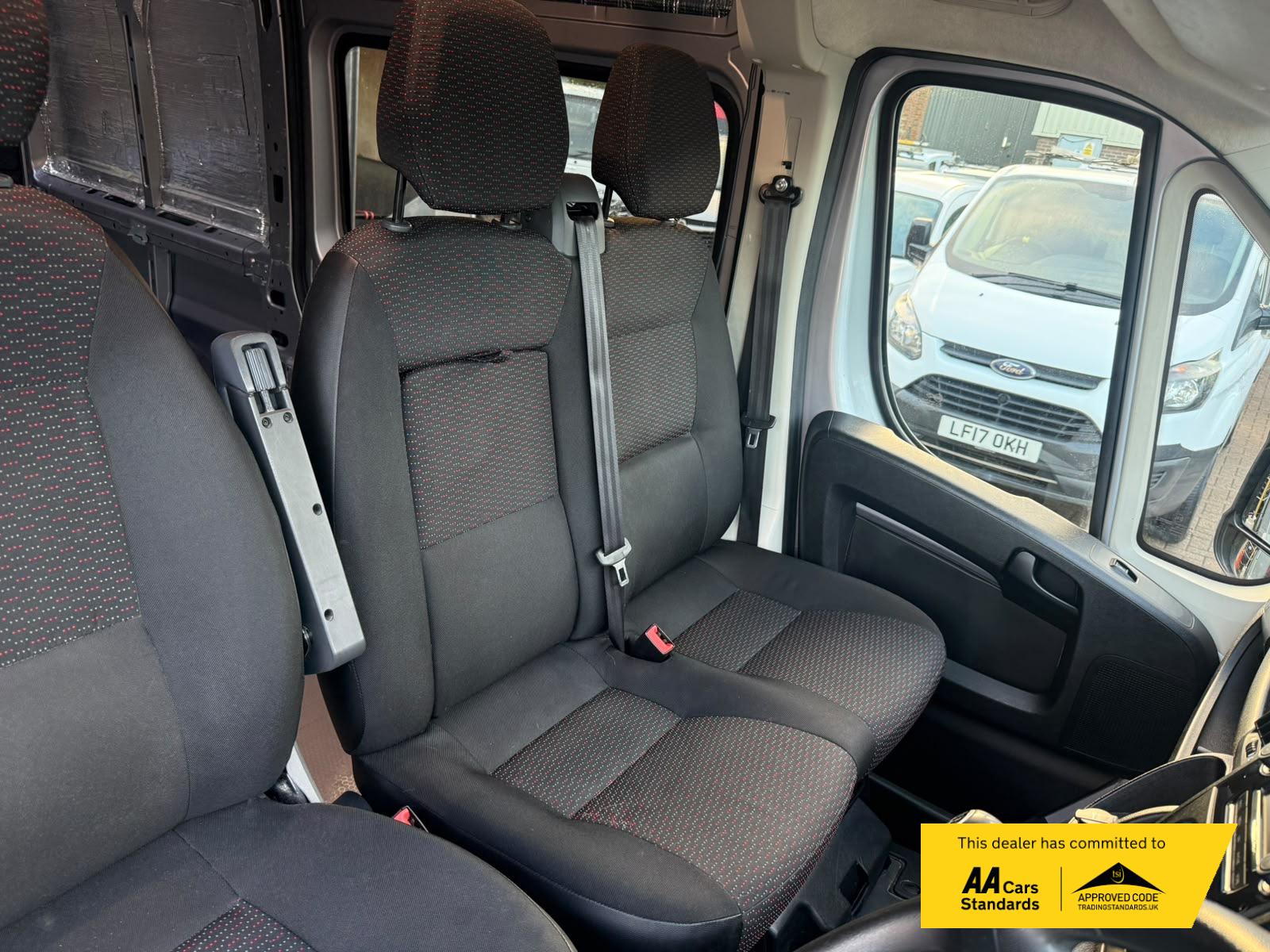 2021 Peugeot Boxer 2.2 BlueHDi 335 Professional Panel Van 5dr Diesel Manual L2 H2 Euro 6 (s/s) (140 ps) - Thumbnail 50