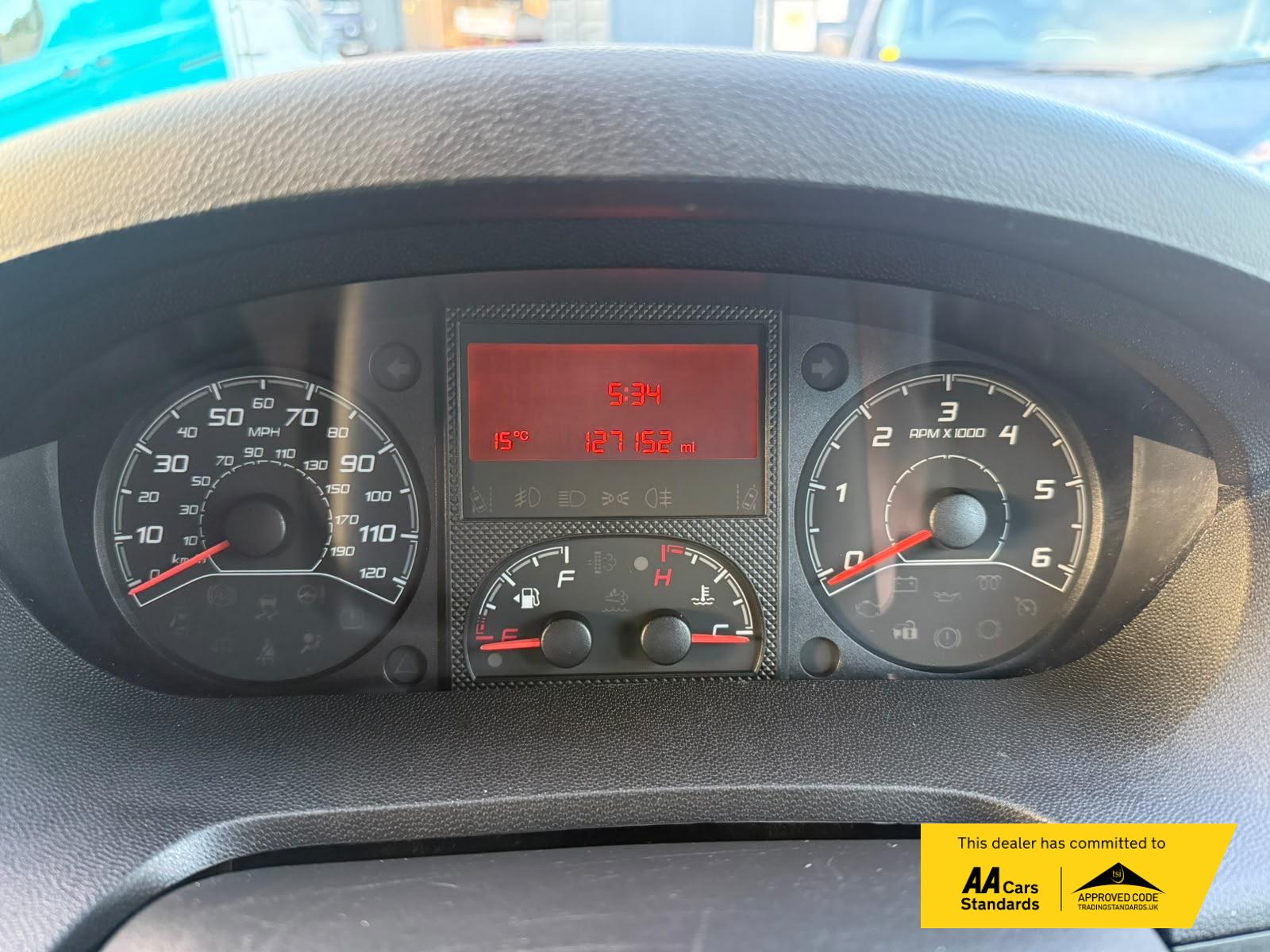 2021 Peugeot Boxer 2.2 BlueHDi 335 Professional Panel Van 5dr Diesel Manual L2 H2 Euro 6 (s/s) (140 ps) - Thumbnail 27