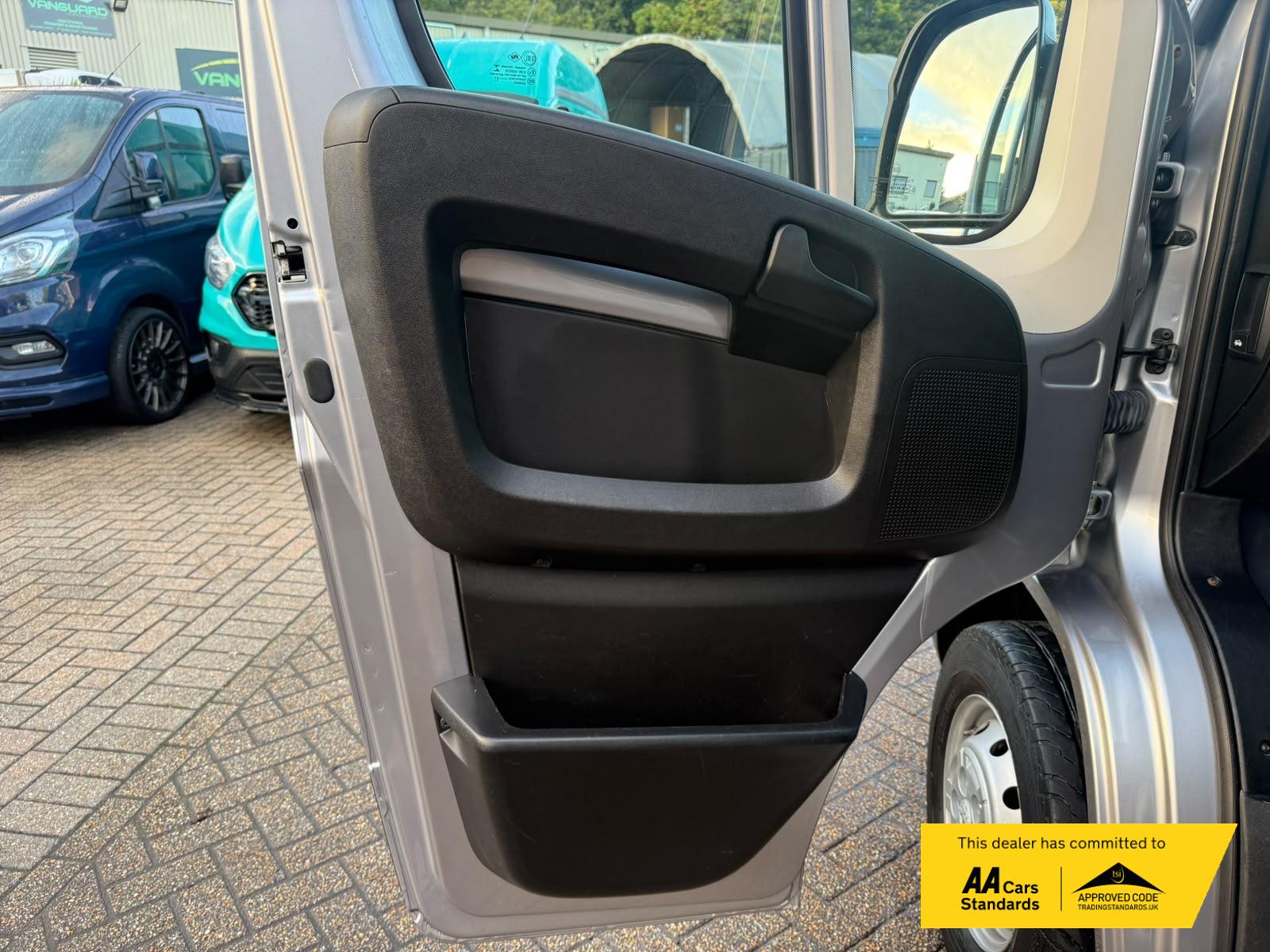 2021 Peugeot Boxer 2.2 BlueHDi 335 Professional Panel Van 5dr Diesel Manual L2 H2 Euro 6 (s/s) (140 ps) - Thumbnail 55