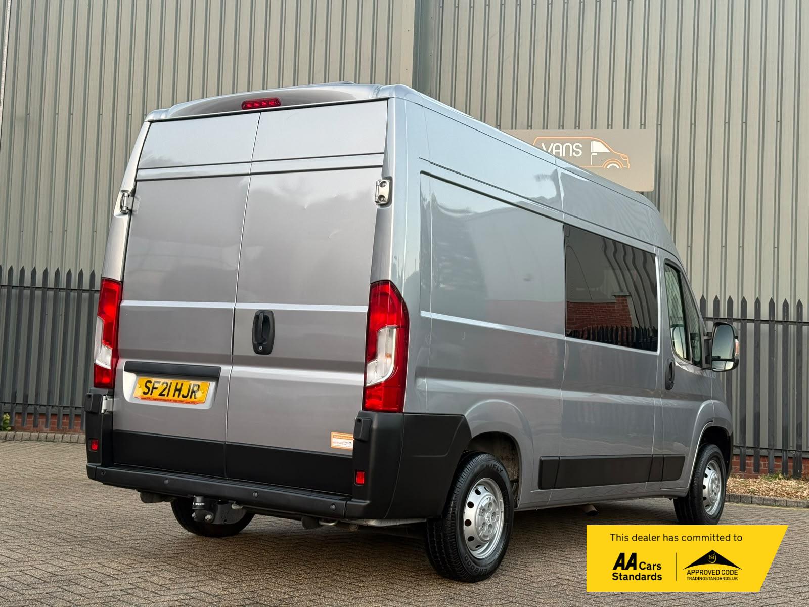 2021 Peugeot Boxer 2.2 BlueHDi 335 Professional Panel Van 5dr Diesel Manual L2 H2 Euro 6 (s/s) (140 ps) - Thumbnail 3