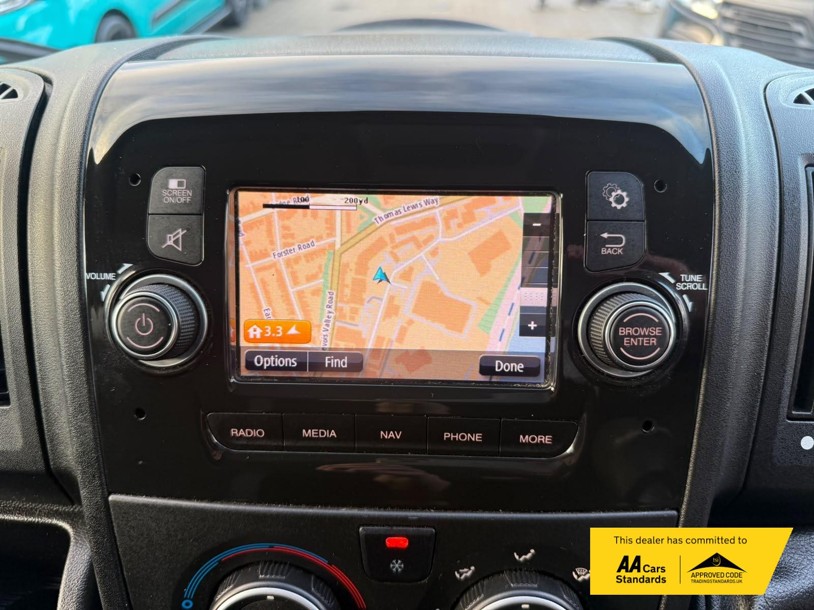 2021 Peugeot Boxer 2.2 BlueHDi 335 Professional Panel Van 5dr Diesel Manual L2 H2 Euro 6 (s/s) (140 ps) - Thumbnail 37