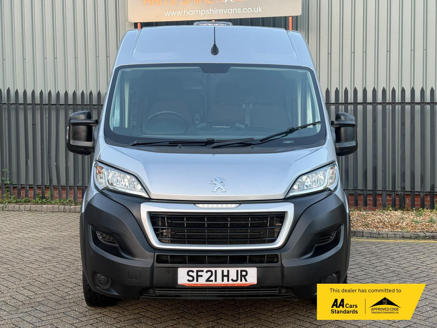 2021 Peugeot Boxer 2.2 BlueHDi 335 Professional Panel Van 5dr Diesel Manual L2 H2 Euro 6 (s/s) (140 ps) - Thumbnail 7