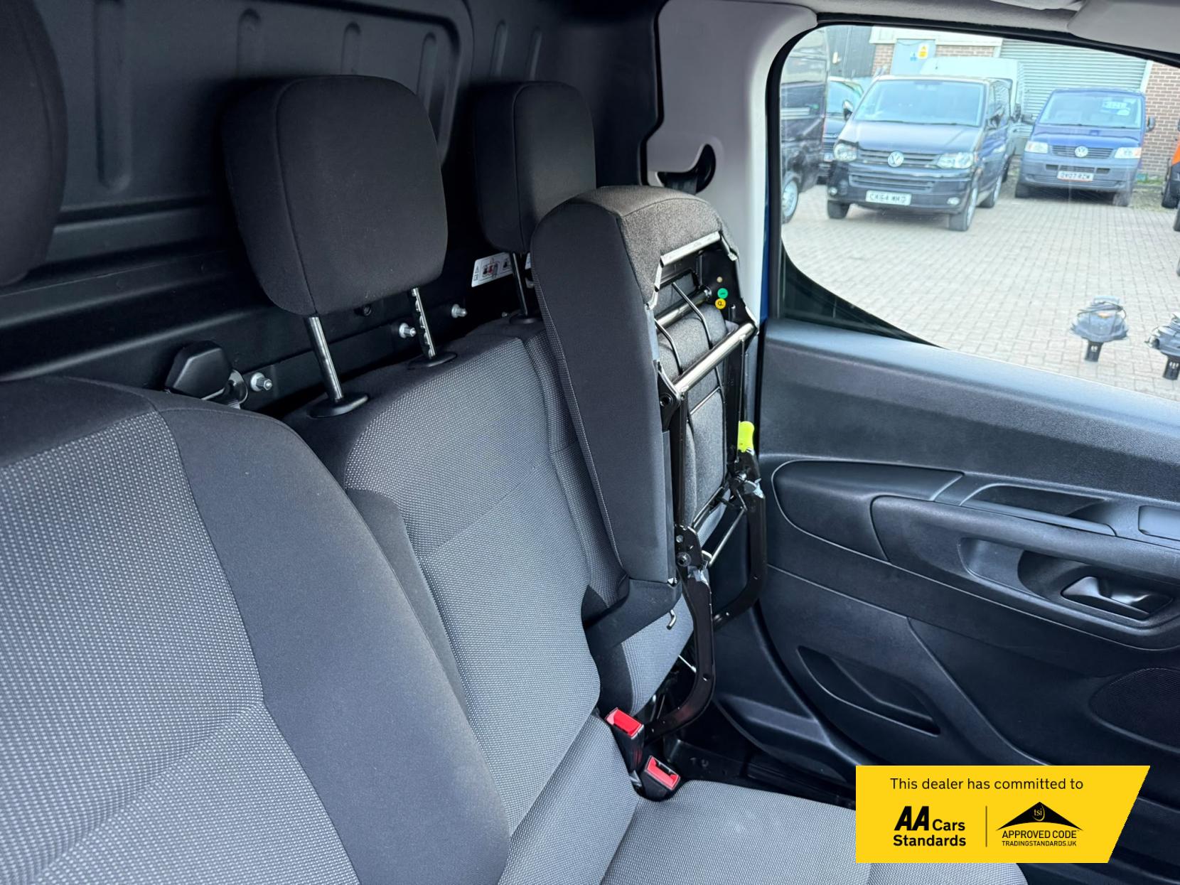 2020 Citroen Berlingo 1.5 BlueHDi 1000 Driver M Panel Van 5dr Diesel EAT8 SWB Euro 6 (s/s) (130 ps) - Thumbnail 46