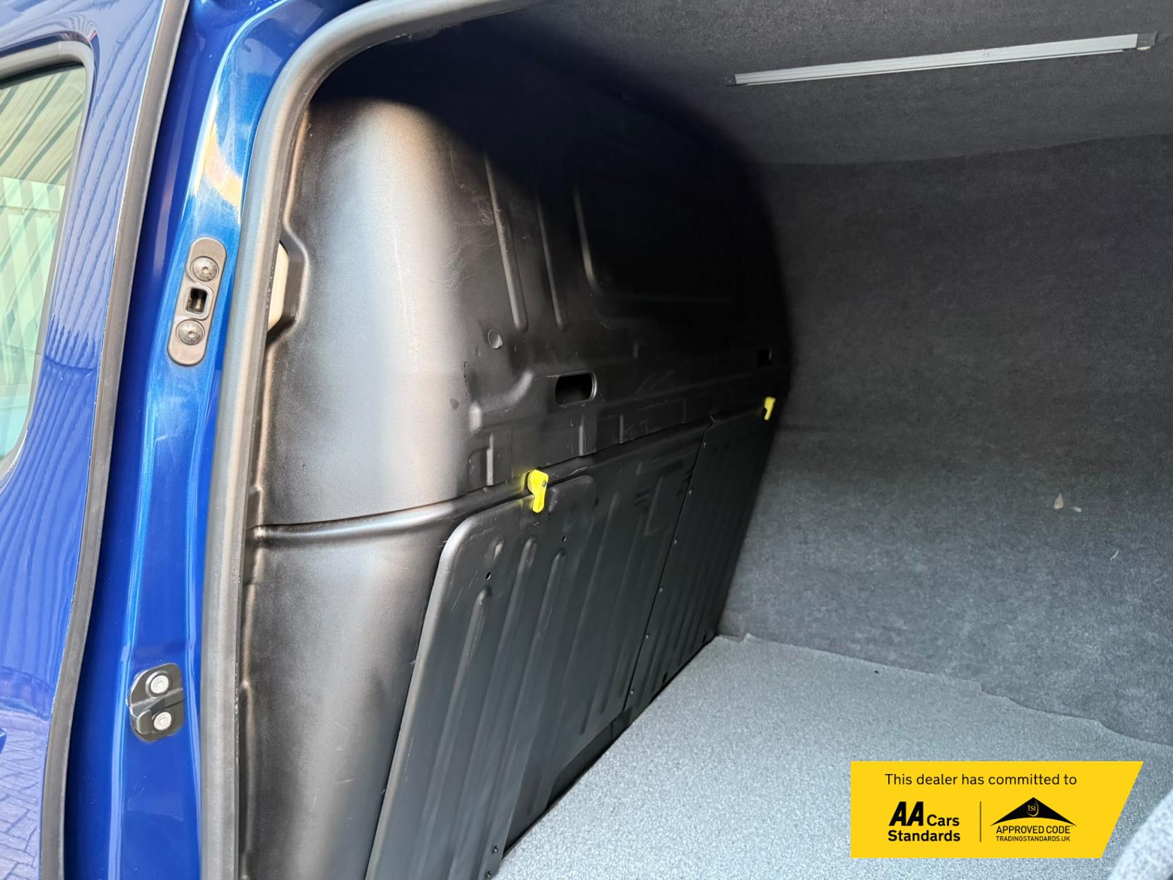 2020 Citroen Berlingo 1.5 BlueHDi 1000 Driver M Panel Van 5dr Diesel EAT8 SWB Euro 6 (s/s) (130 ps) - Thumbnail 22