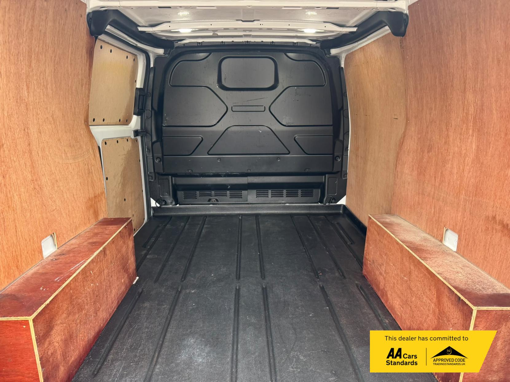 2021 Ford Transit Custom 2.0 300 EcoBlue Limited Panel Van 5dr Diesel Auto L1 H1 Euro 6 (s/s) (130 ps) - Thumbnail 13