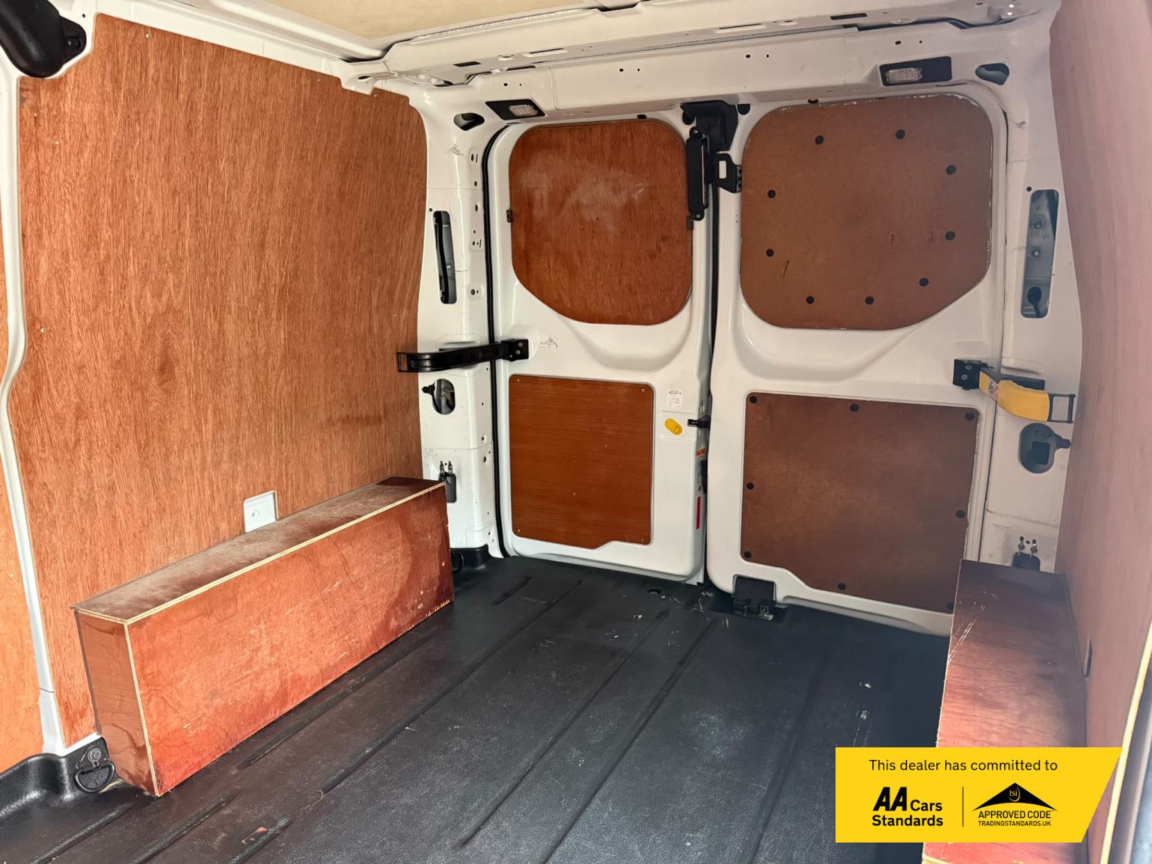 2021 Ford Transit Custom 2.0 300 EcoBlue Limited Panel Van 5dr Diesel Auto L1 H1 Euro 6 (s/s) (130 ps) - Thumbnail 16