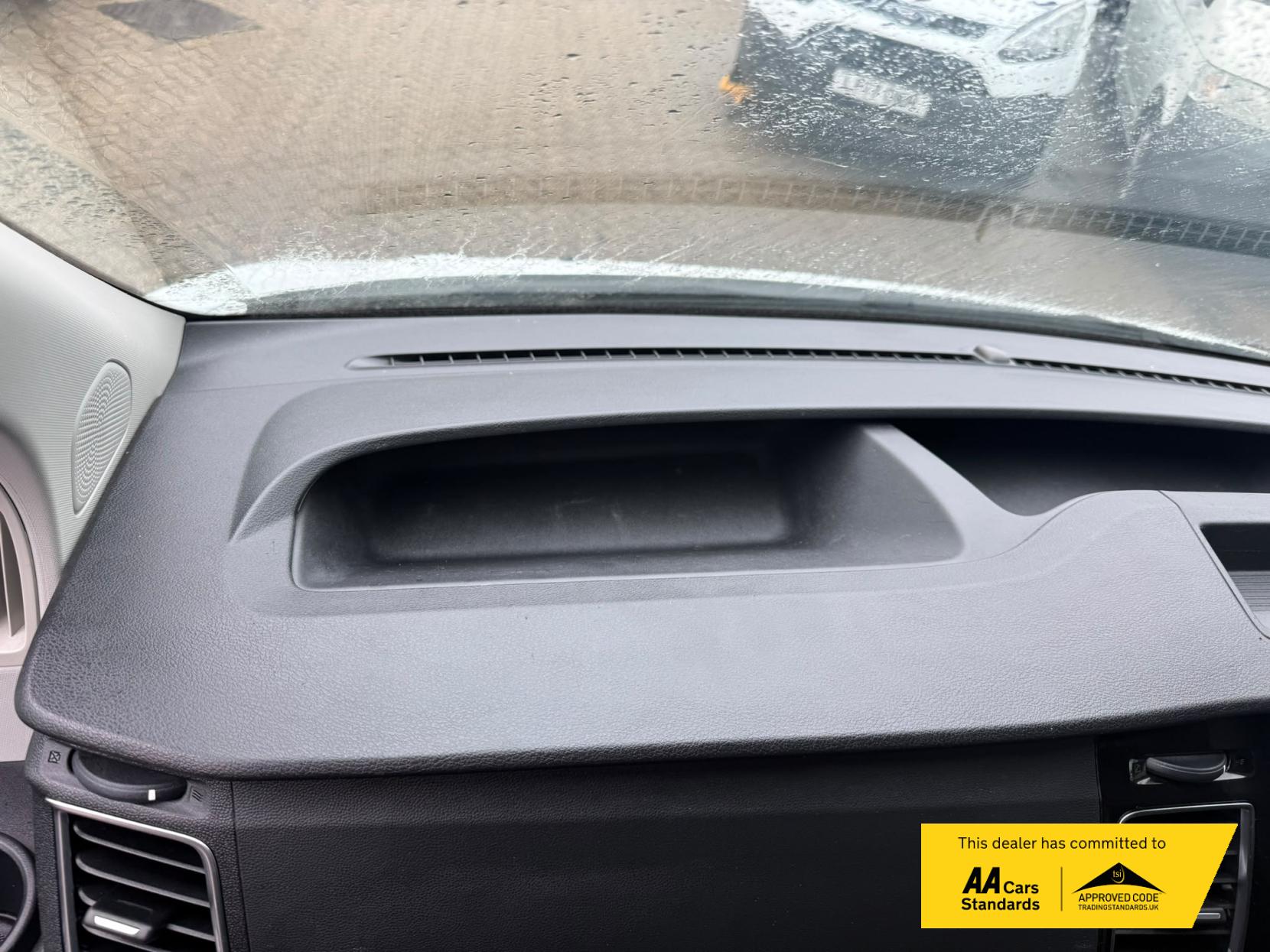 2021 Ford Transit Custom 2.0 300 EcoBlue Limited Panel Van 5dr Diesel Auto L1 H1 Euro 6 (s/s) (130 ps) - Thumbnail 44