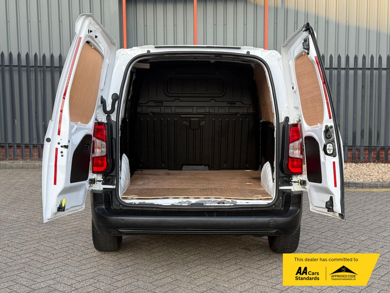 Vauxhall Combo 1.5 Turbo D 2000 Edition Panel Van 4dr Diesel Auto L1 H1 Euro 6 (s/s) (130 ps)