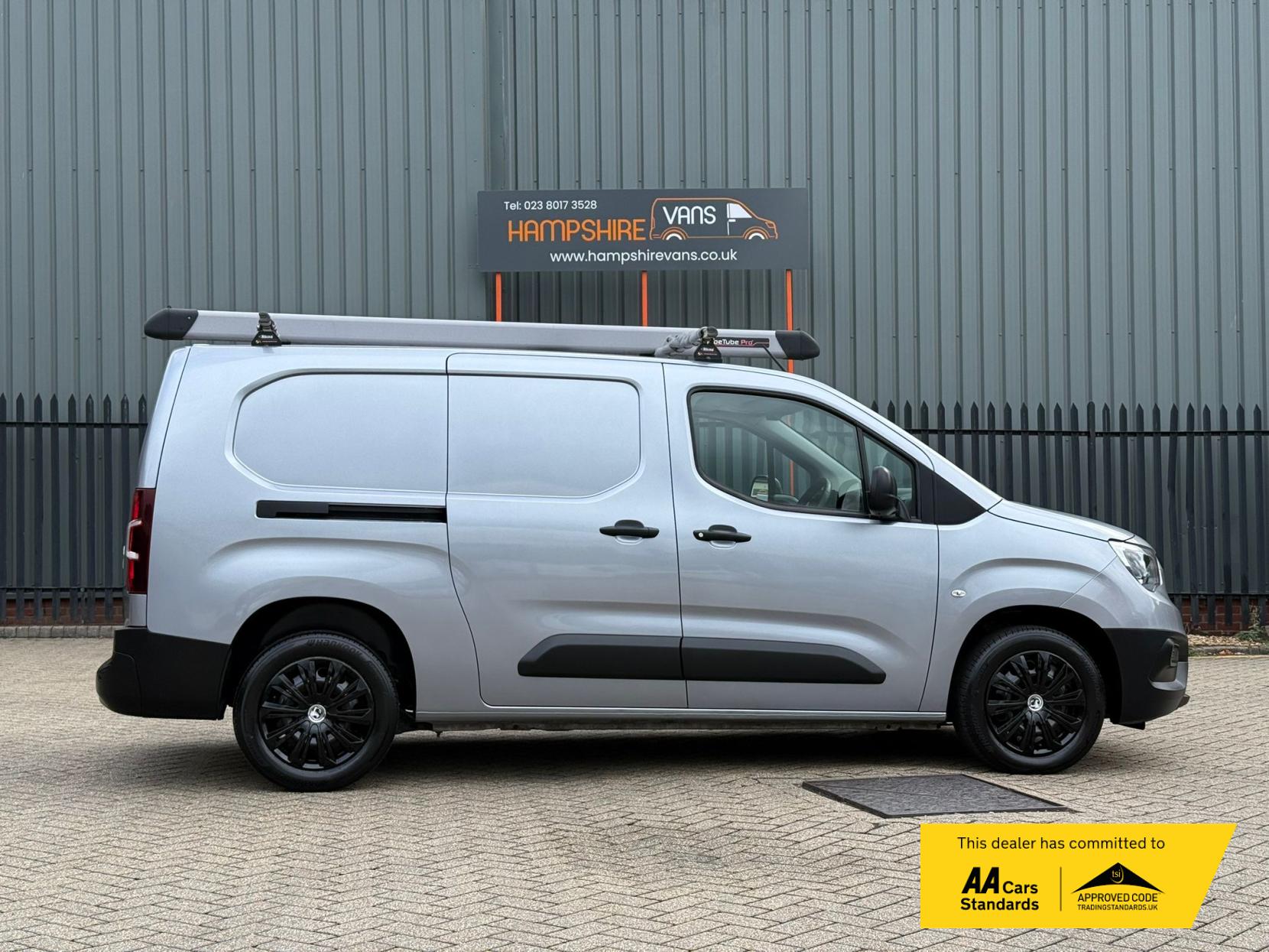 2021 Vauxhall Combo 1.5 Turbo D 2300 Edition Panel Van 4dr Diesel Manual L2 H1 Euro 6 (100 ps) - Thumbnail 7