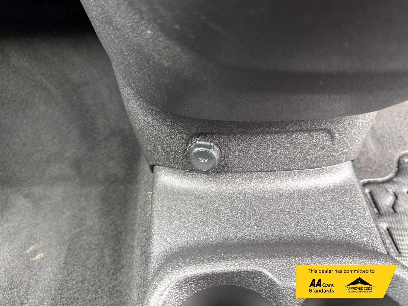 2021 Vauxhall Combo 1.5 Turbo D 2300 Edition Panel Van 4dr Diesel Manual L2 H1 Euro 6 (100 ps) - Thumbnail 35