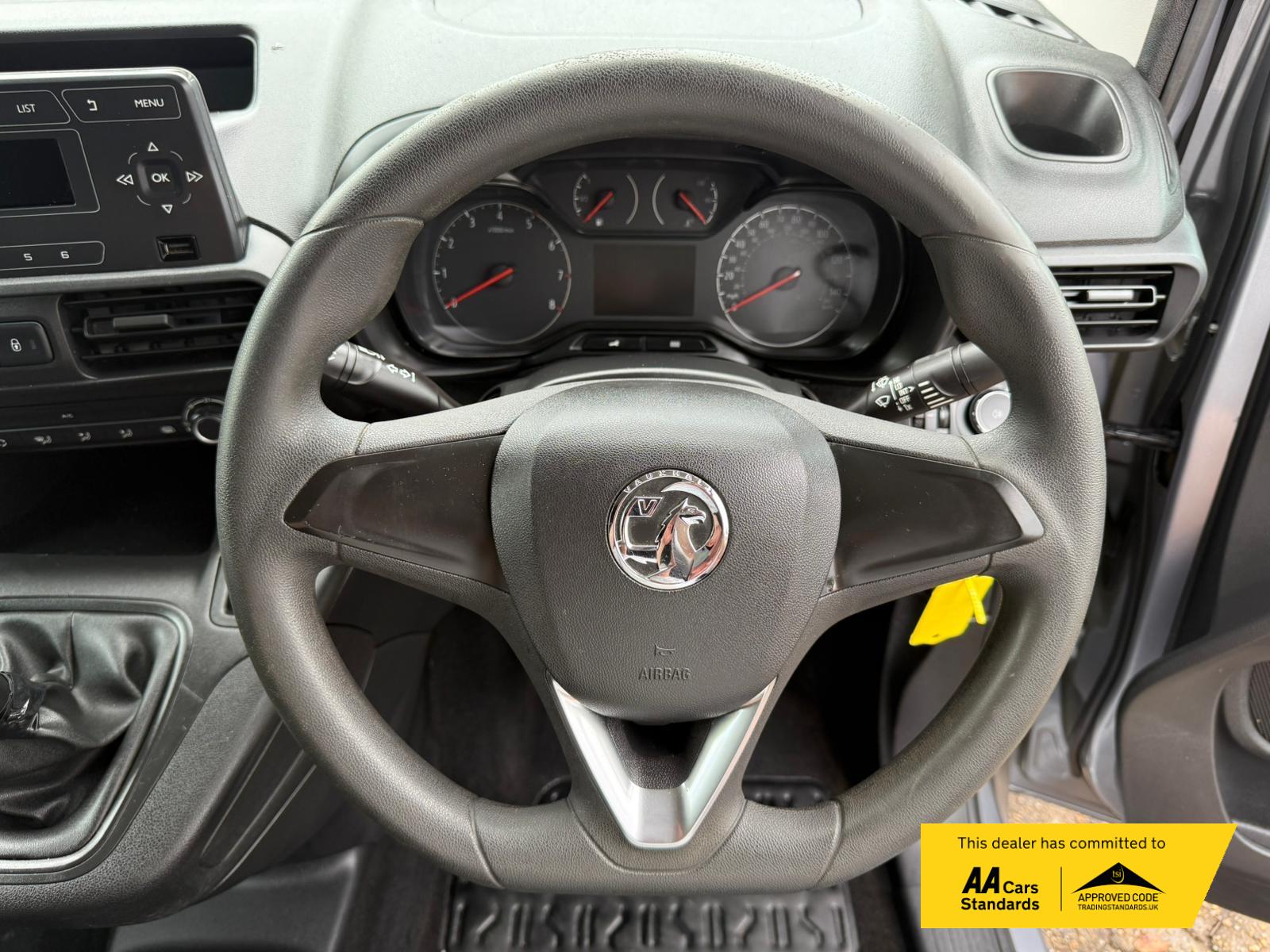 2021 Vauxhall Combo 1.5 Turbo D 2300 Edition Panel Van 4dr Diesel Manual L2 H1 Euro 6 (100 ps) - Thumbnail 11
