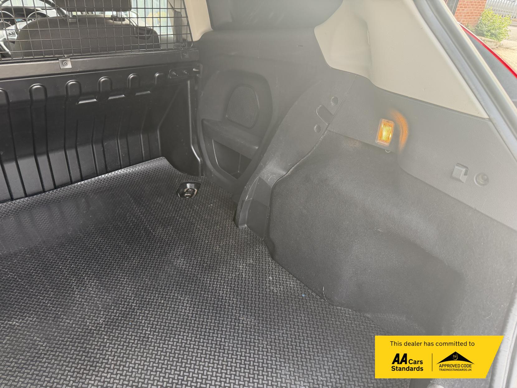 2017 Ford Fiesta Van 1.5 TDCi Sport Panel Van 3dr Diesel Manual (94 g/km, 93.7 bhp) - Thumbnail 12