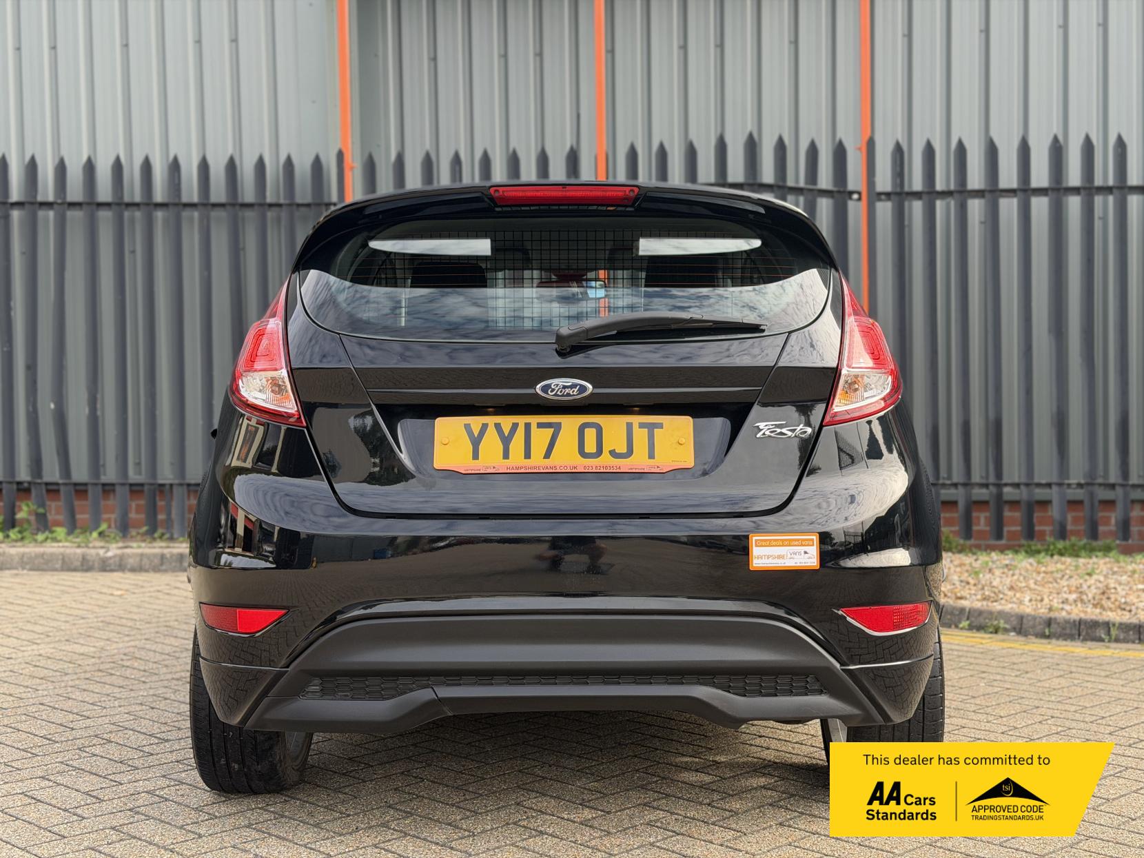 2017 Ford Fiesta Van 1.5 TDCi Sport Panel Van 3dr Diesel Manual (94 g/km, 93.7 bhp) - Thumbnail 8