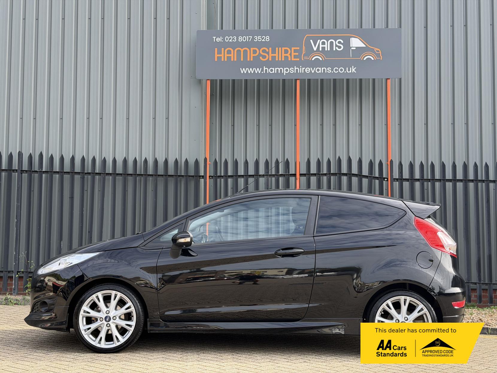 2017 Ford Fiesta Van 1.5 TDCi Sport Panel Van 3dr Diesel Manual (94 g/km, 93.7 bhp) - Thumbnail 6