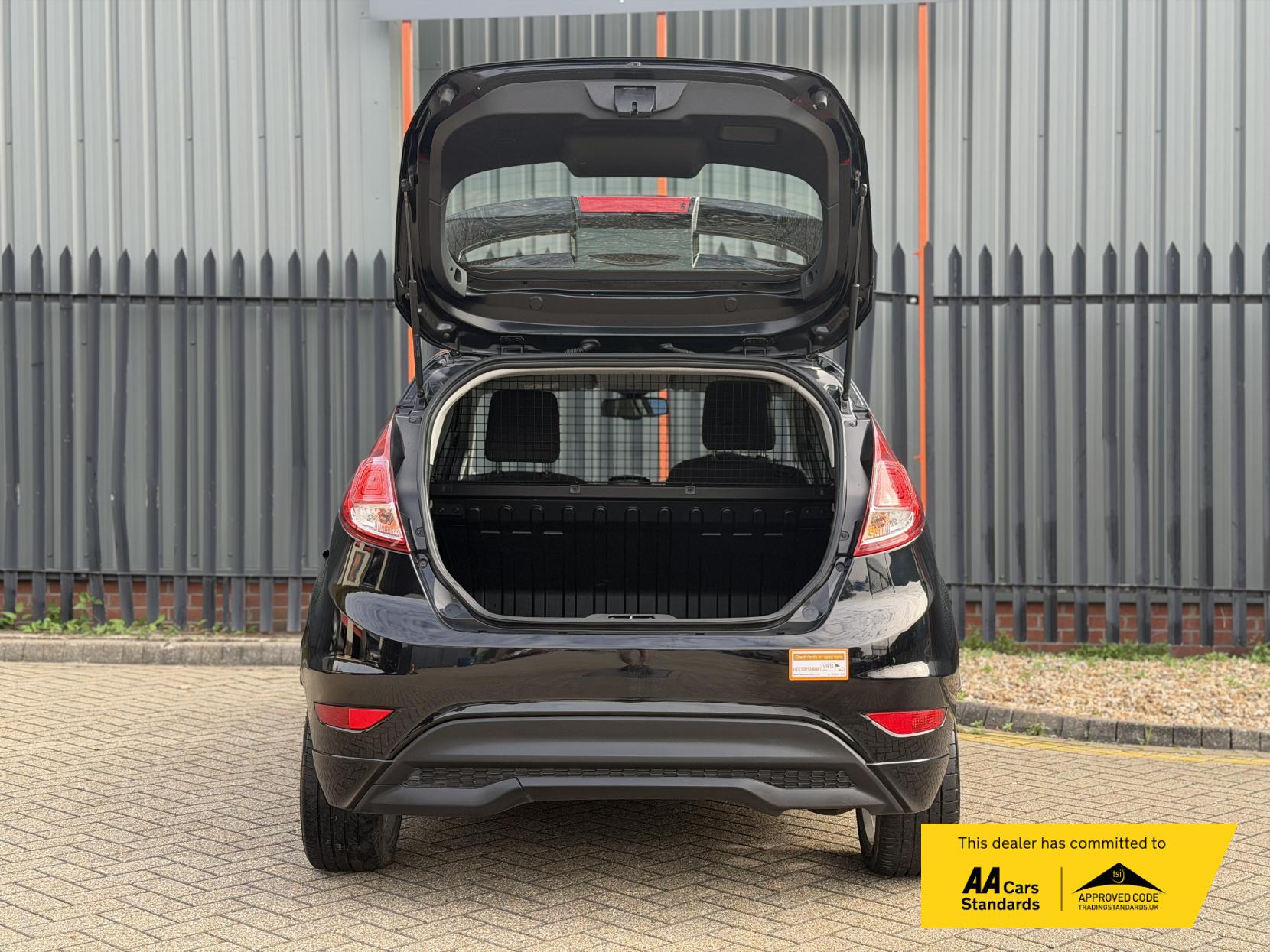 2017 Ford Fiesta Van 1.5 TDCi Sport Panel Van 3dr Diesel Manual (94 g/km, 93.7 bhp) - Thumbnail 9