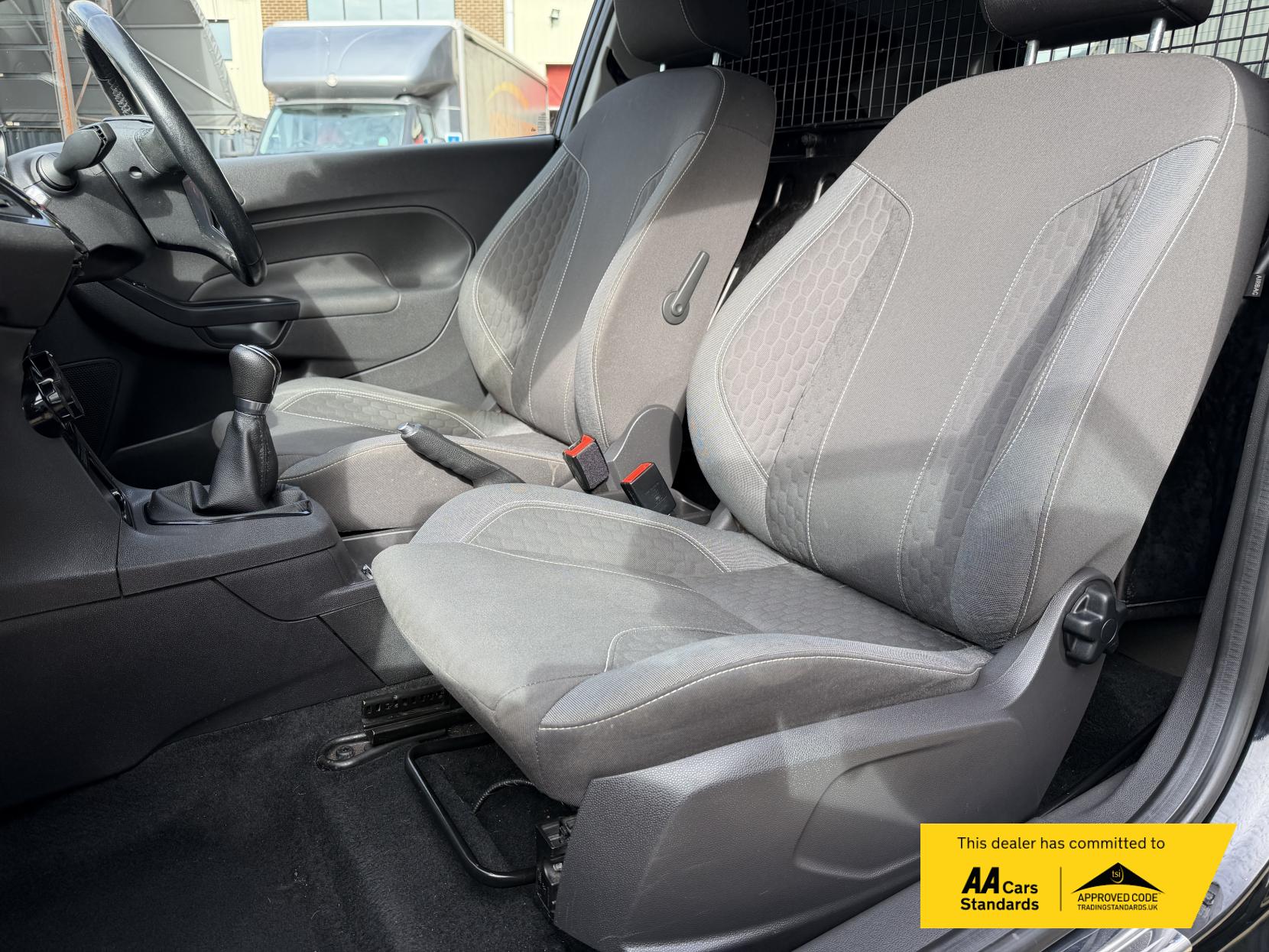 2017 Ford Fiesta Van 1.5 TDCi Sport Panel Van 3dr Diesel Manual (94 g/km, 93.7 bhp) - Thumbnail 16