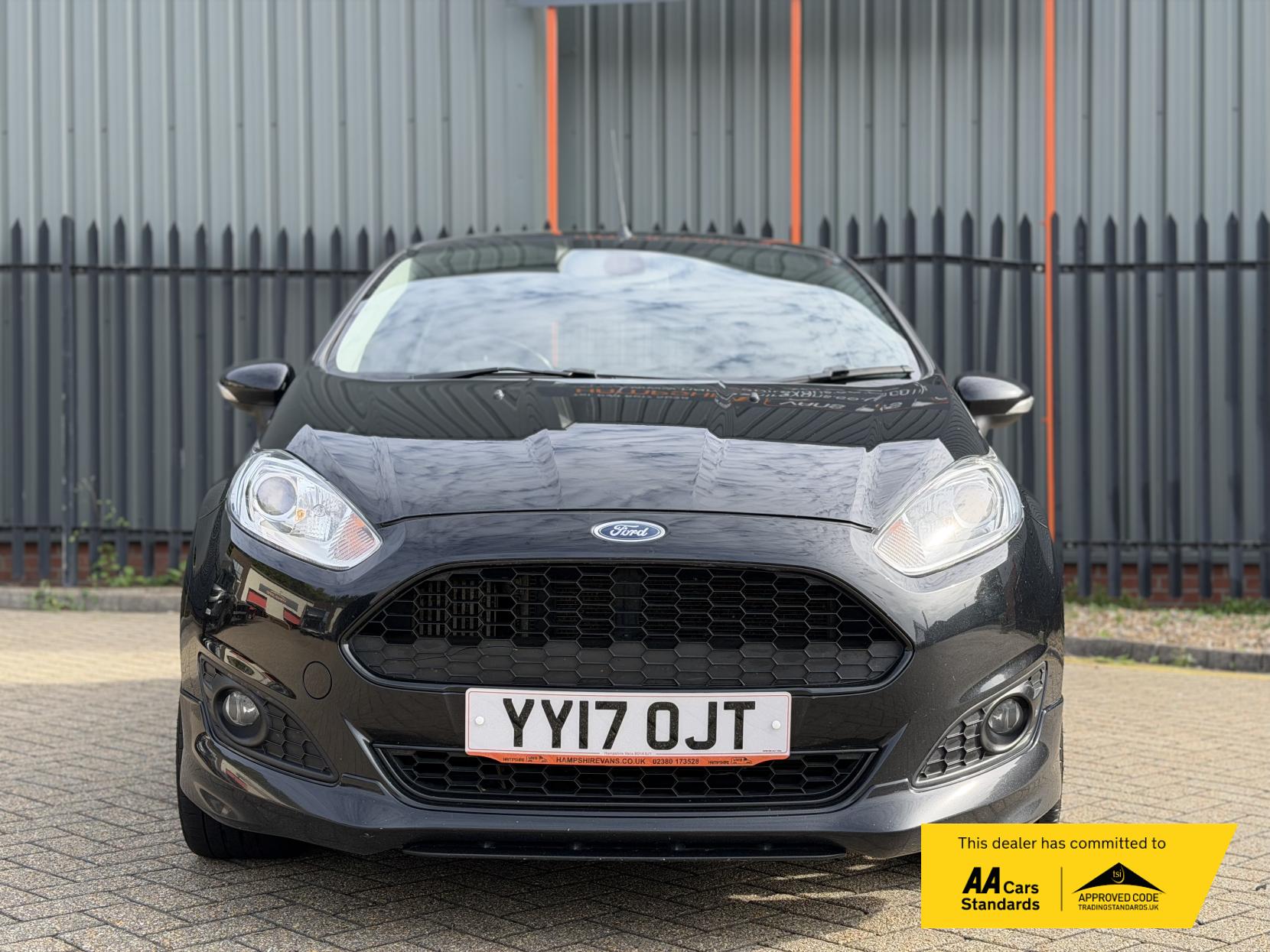 2017 Ford Fiesta Van 1.5 TDCi Sport Panel Van 3dr Diesel Manual (94 g/km, 93.7 bhp) - Thumbnail 7