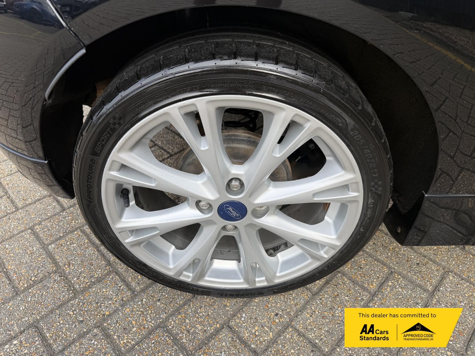 2017 Ford Fiesta Van 1.5 TDCi Sport Panel Van 3dr Diesel Manual (94 g/km, 93.7 bhp) - Thumbnail 41