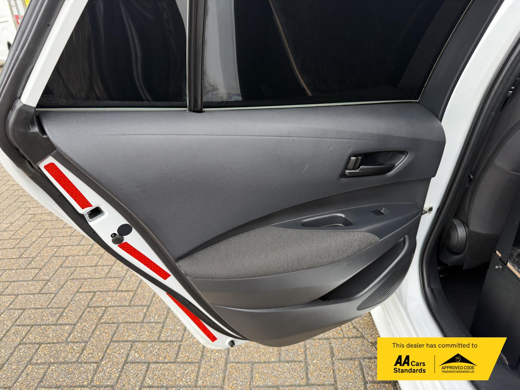 Toyota Corolla 1.8 VVT-h Car Derived Van 5dr Petrol Hybrid CVT Euro 6 (s/s) (140 ps)