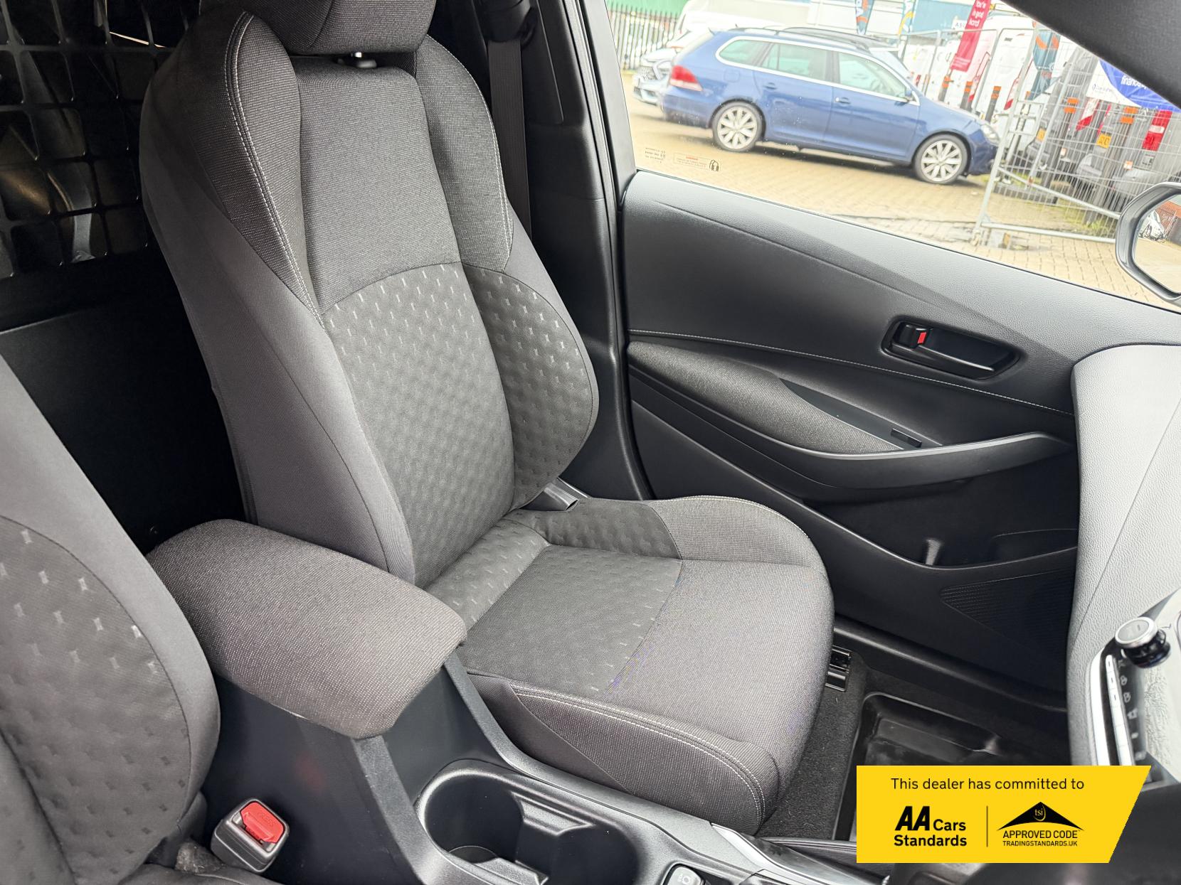 Toyota Corolla 1.8 VVT-h Car Derived Van 5dr Petrol Hybrid CVT Euro 6 (s/s) (140 ps)