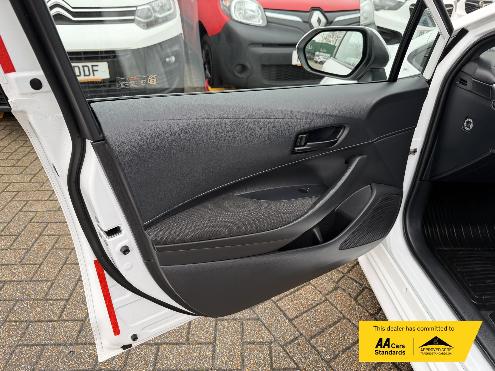 Toyota Corolla 1.8 VVT-h Car Derived Van 5dr Petrol Hybrid CVT Euro 6 (s/s) (140 ps)