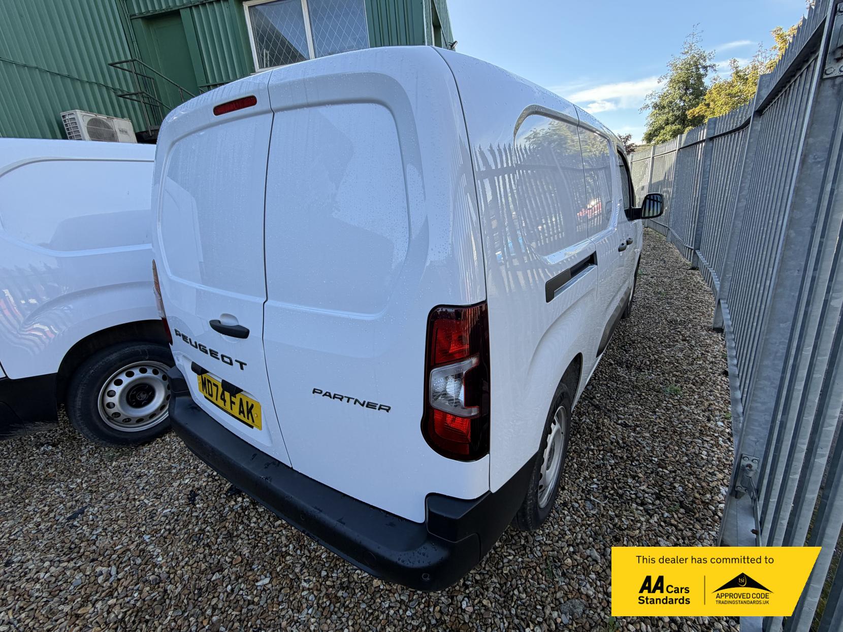 2024 Peugeot Partner 1.5 BlueHDi 950 Professional Long Panel Van 6dr Diesel Manual LWB Euro 6 (s/s) (100 ps) - Thumbnail 4