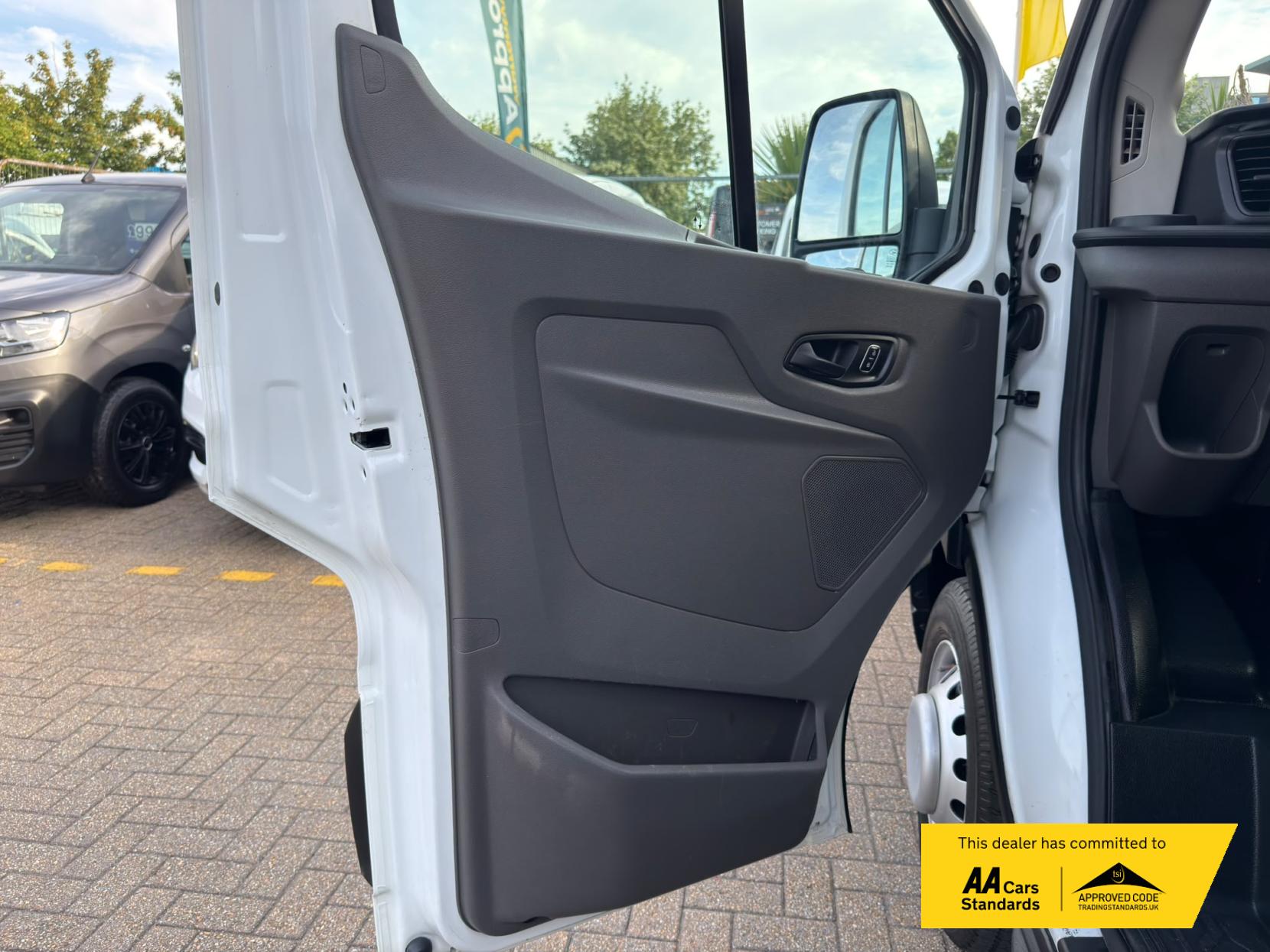 2023 Ford Transit - Thumbnail 46