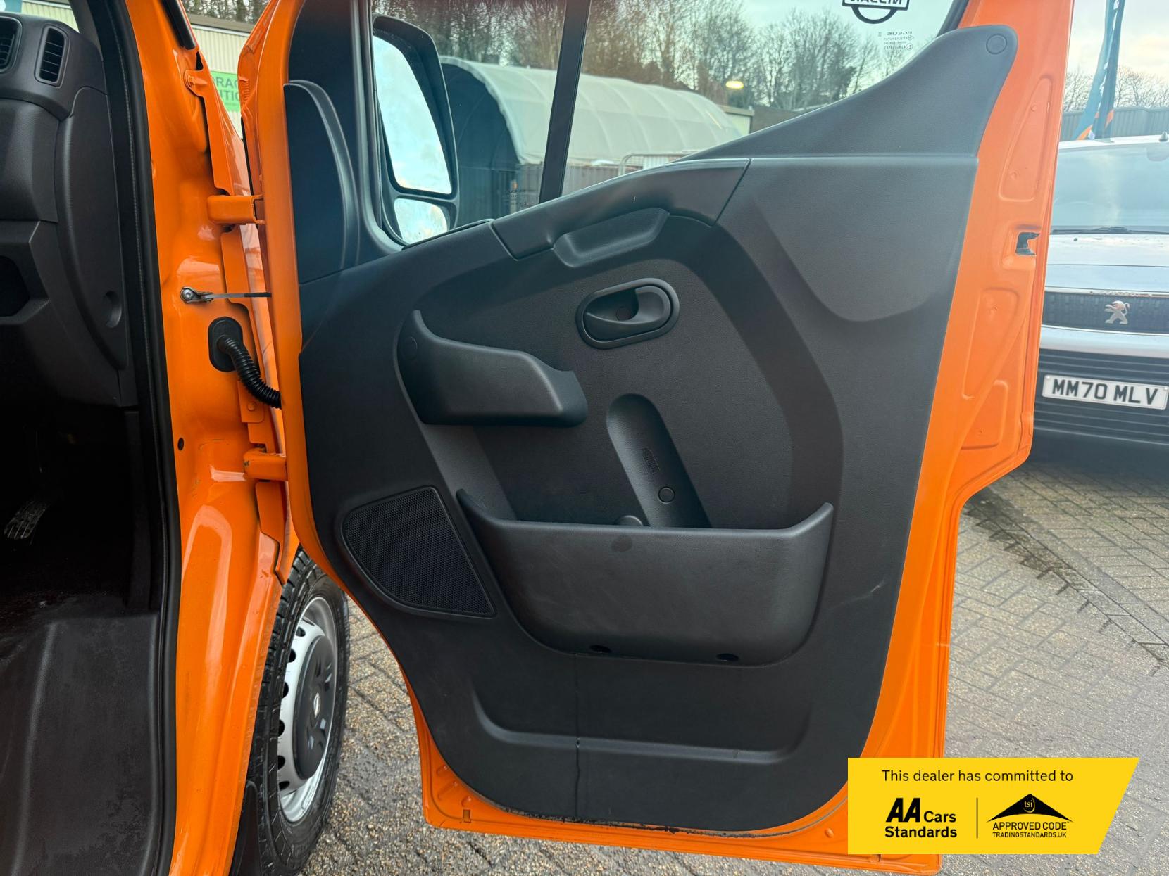 Nissan NV400 2.3 dCi 33 Tekna Panel Van 5dr Diesel Manual FWD L1 H1 Euro 6 (135 ps)