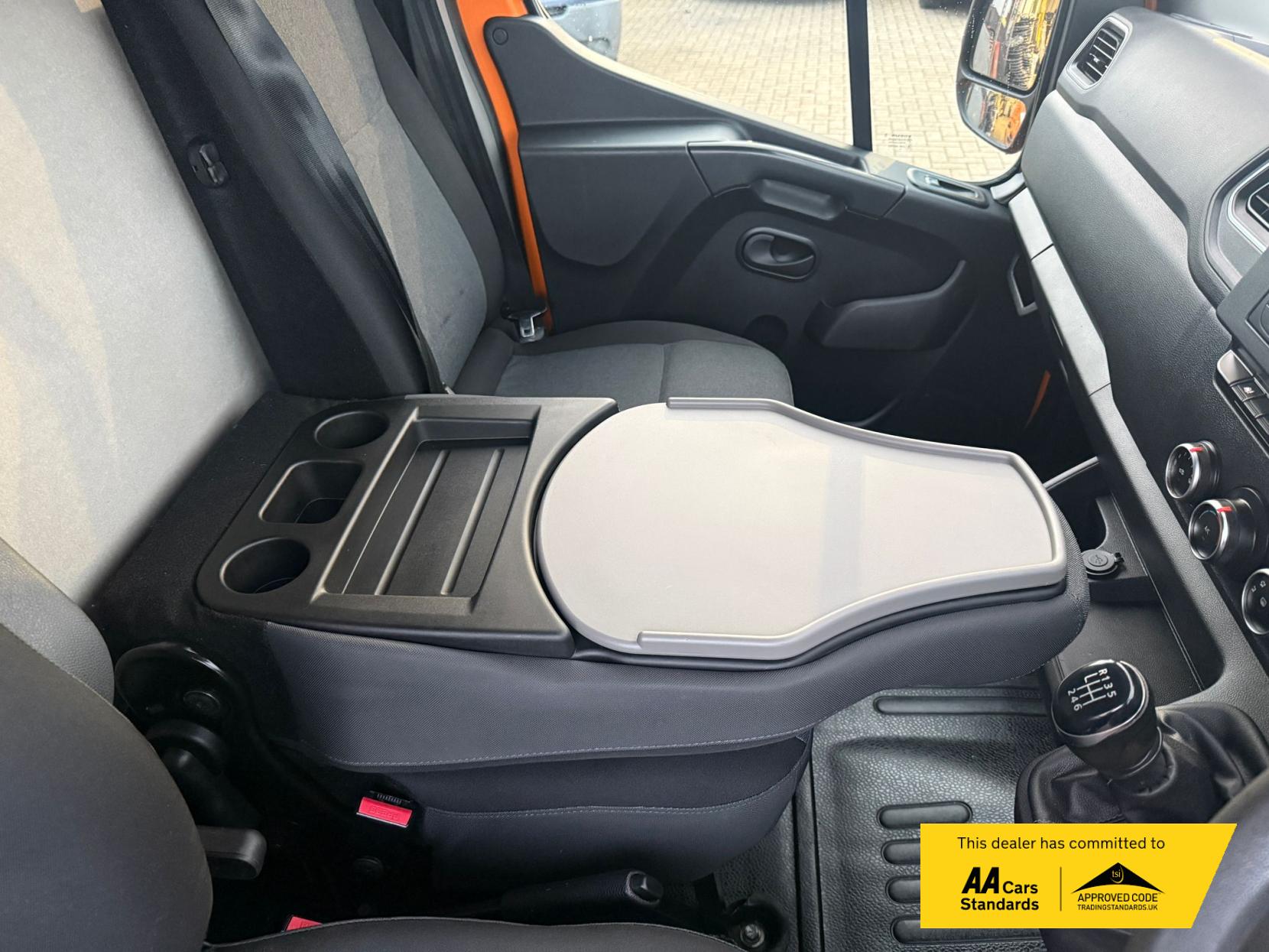 Nissan NV400 2.3 dCi 33 Tekna Panel Van 5dr Diesel Manual FWD L1 H1 Euro 6 (135 ps)